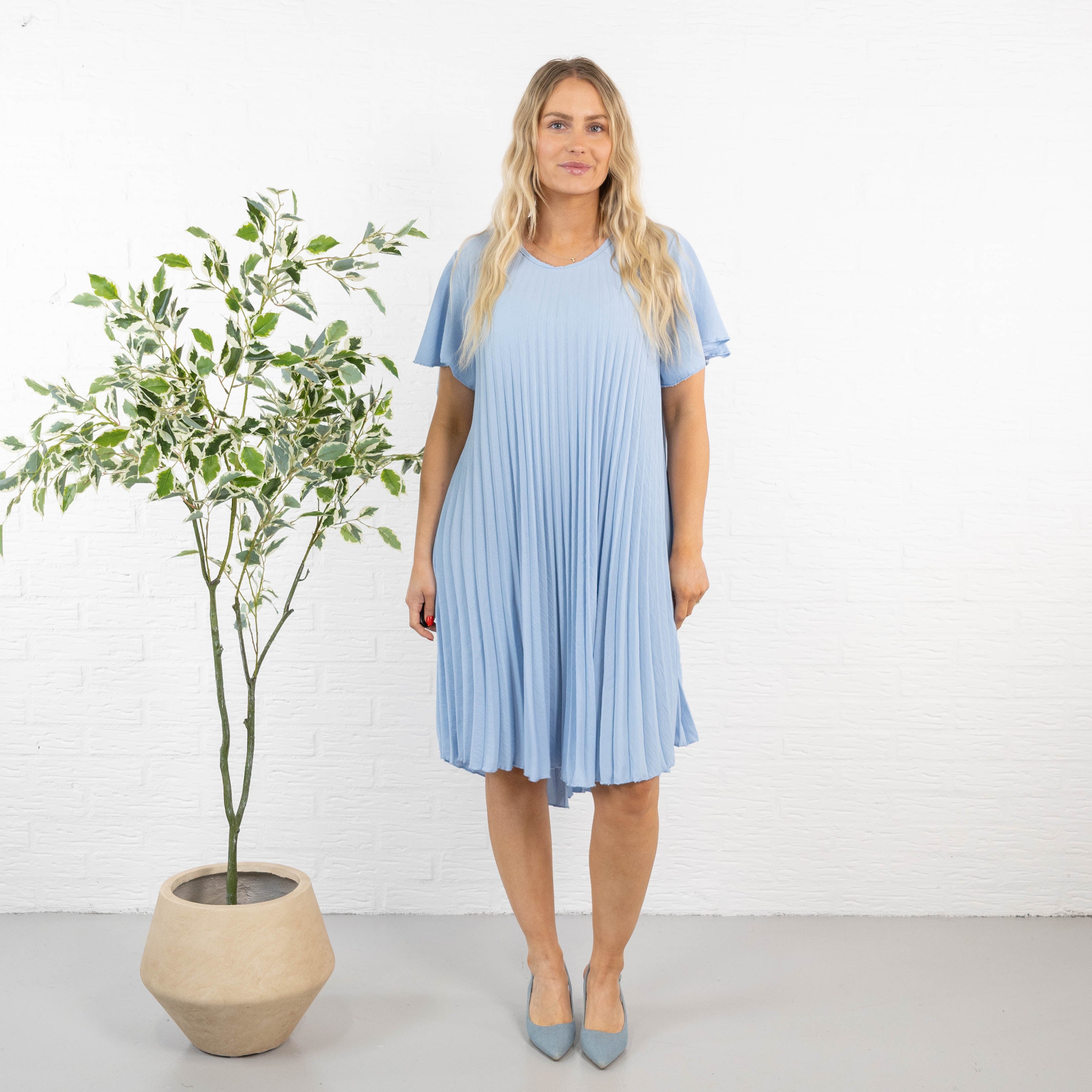 Pernille kjole, Lyseblå