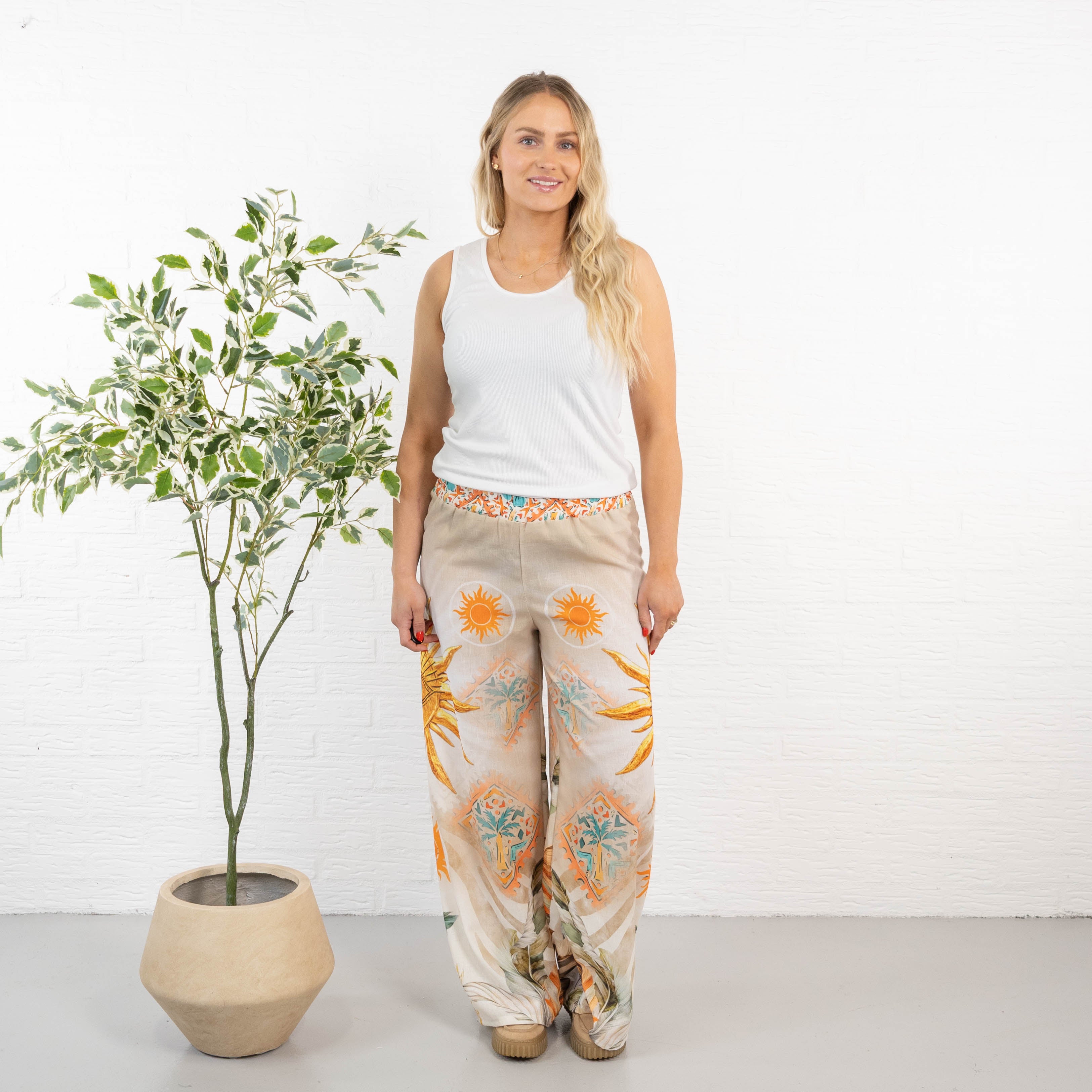 Emily bukser, Sol