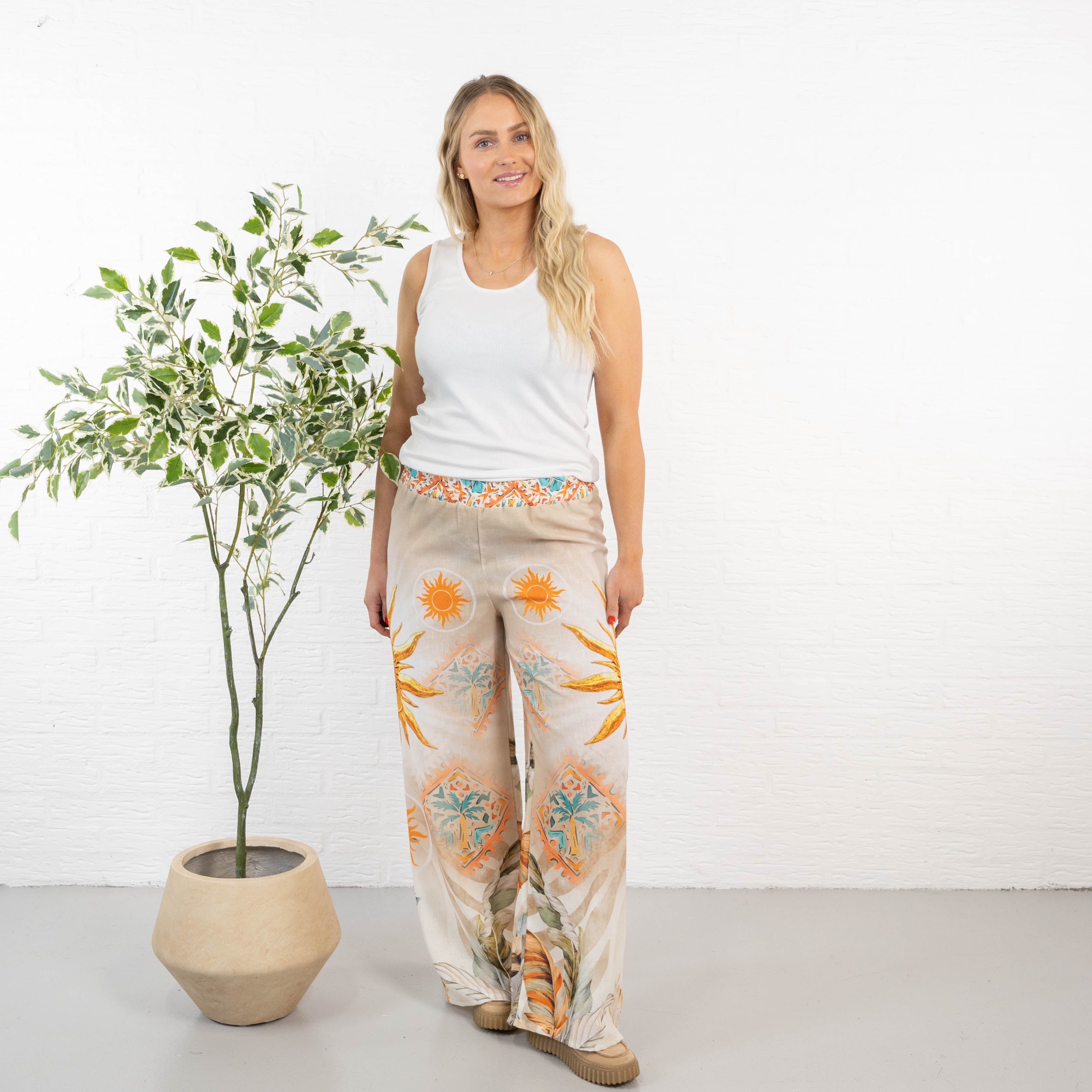 Emily bukser, Sol