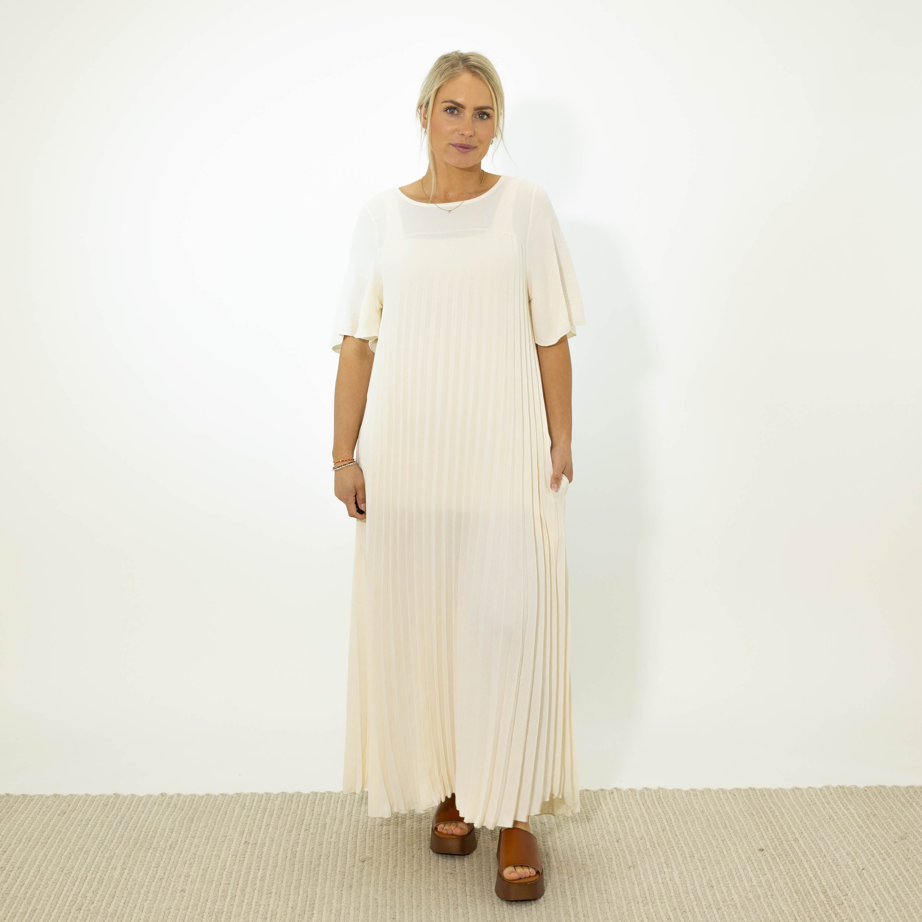 Sarah Bubblechiffon kjole, Beige