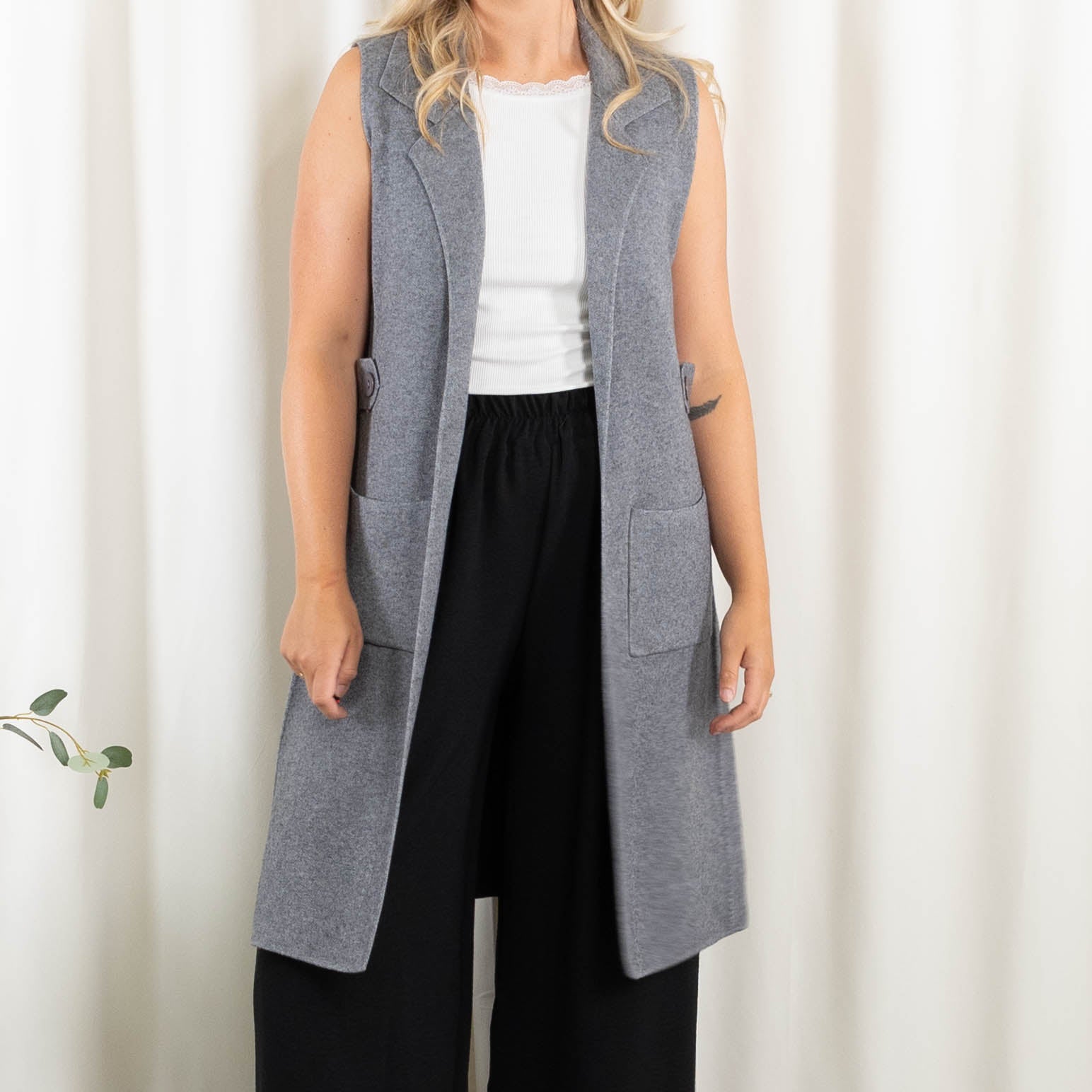 Mandy strikcardigan/vest, Grå