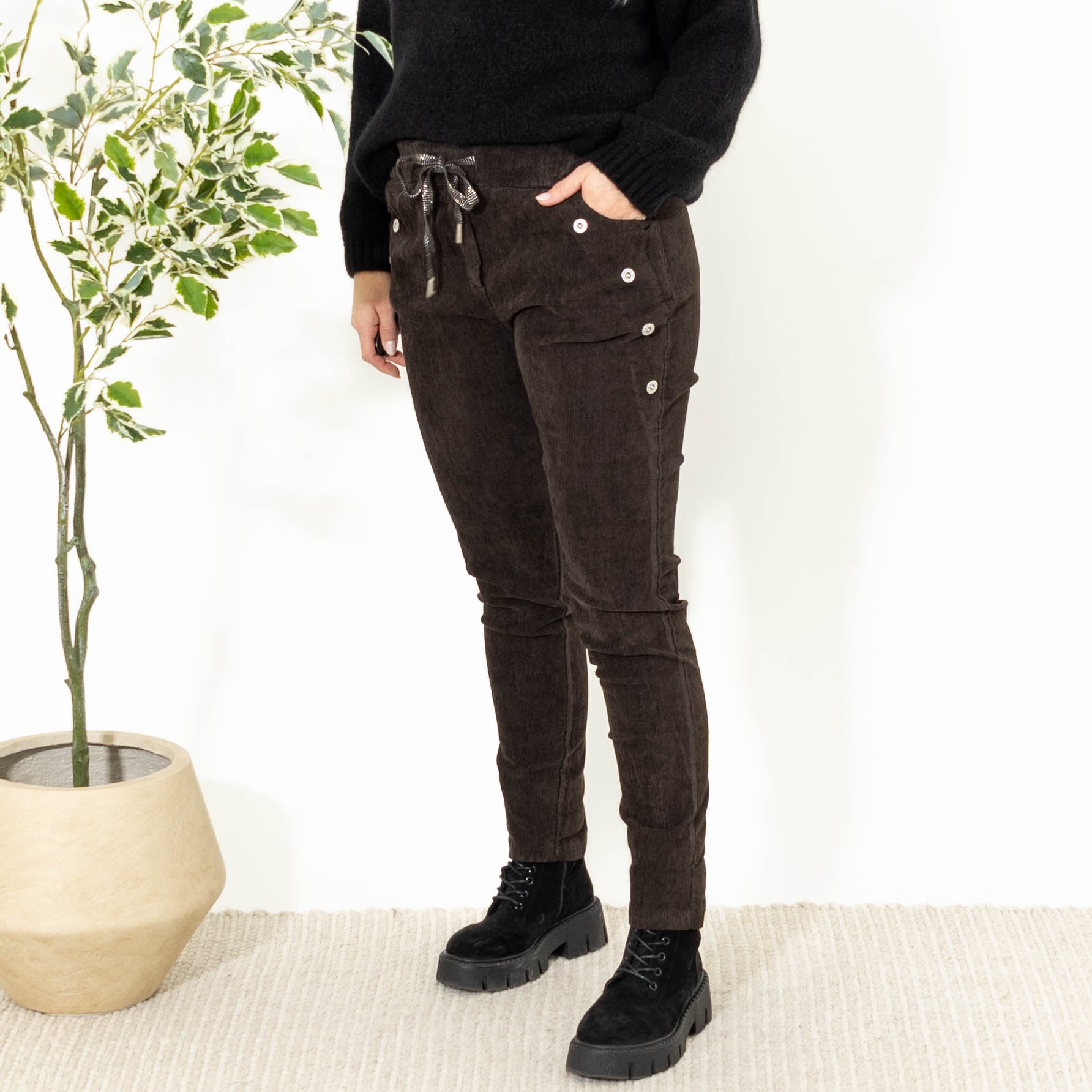 Brianna fløjlsbukser, Choko