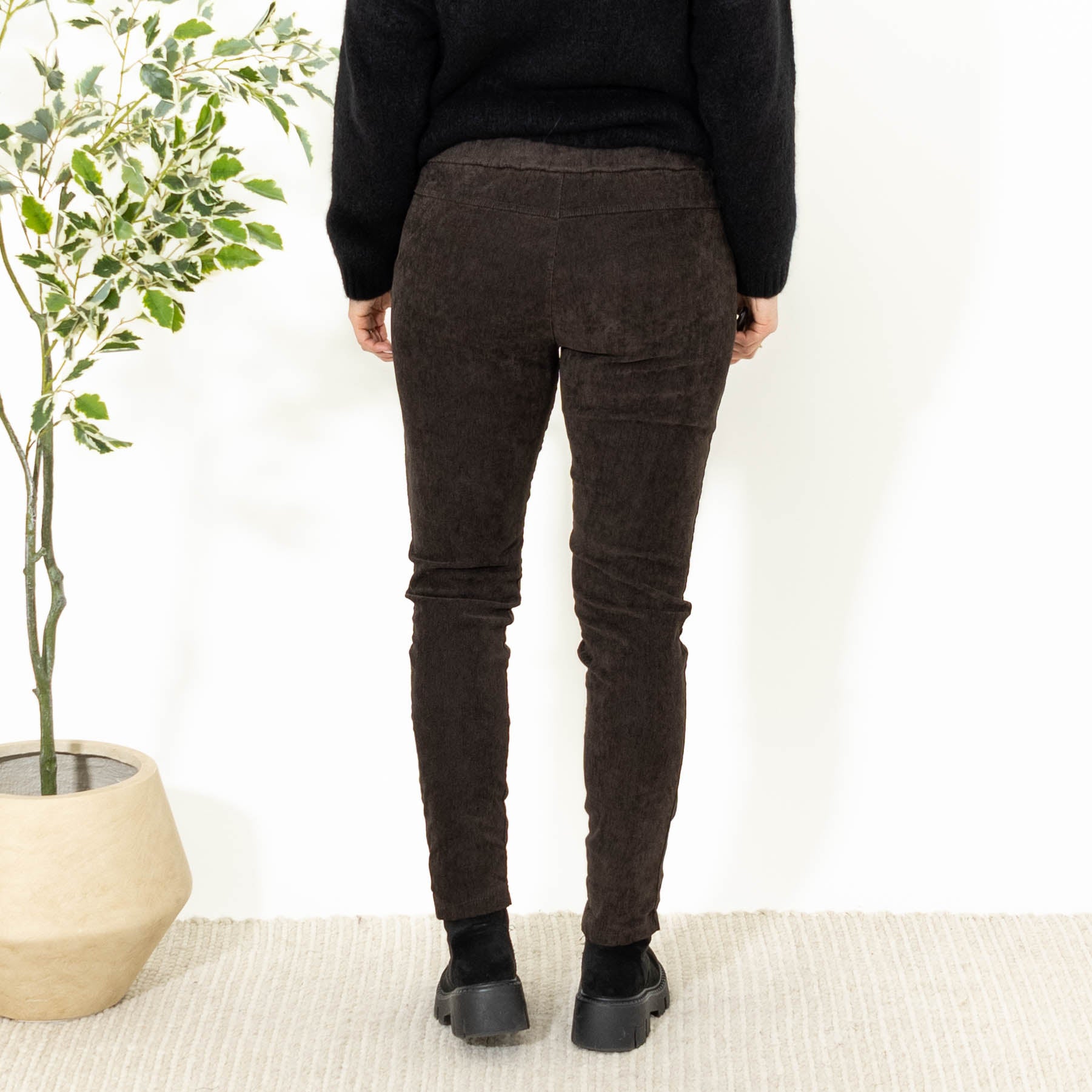 Brianna fløjlsbukser, Choko