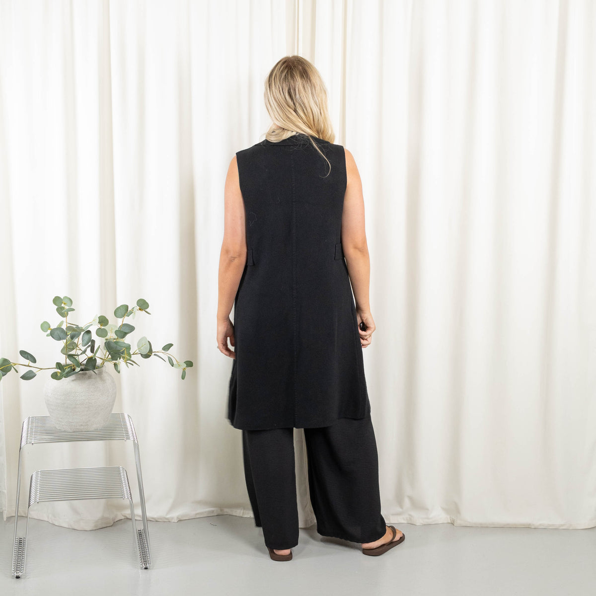 Mandy strikcardigan/vest, Sort