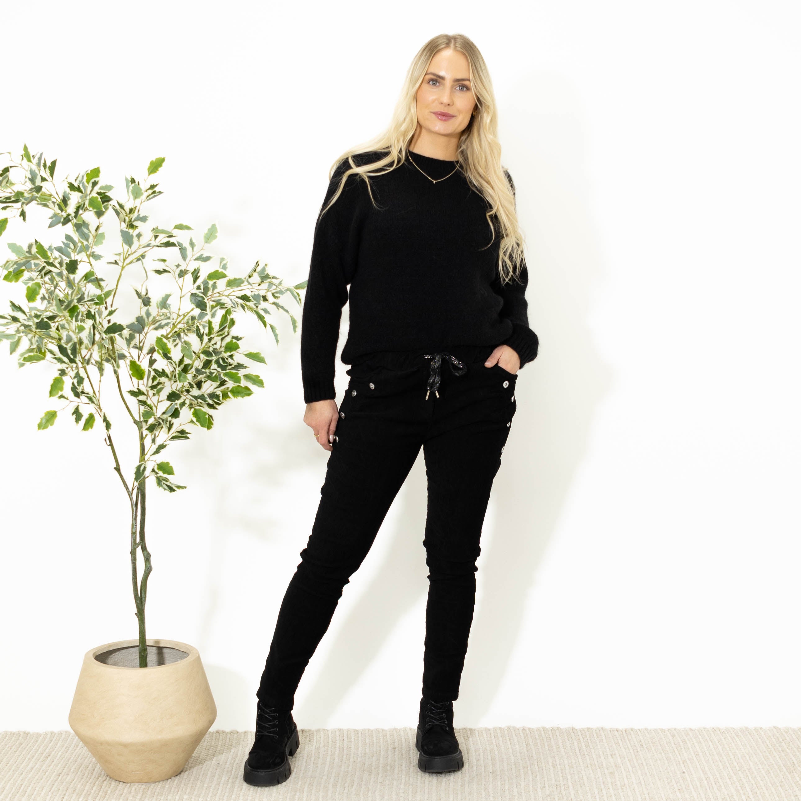 Brianna fløjlsbukser, Sort