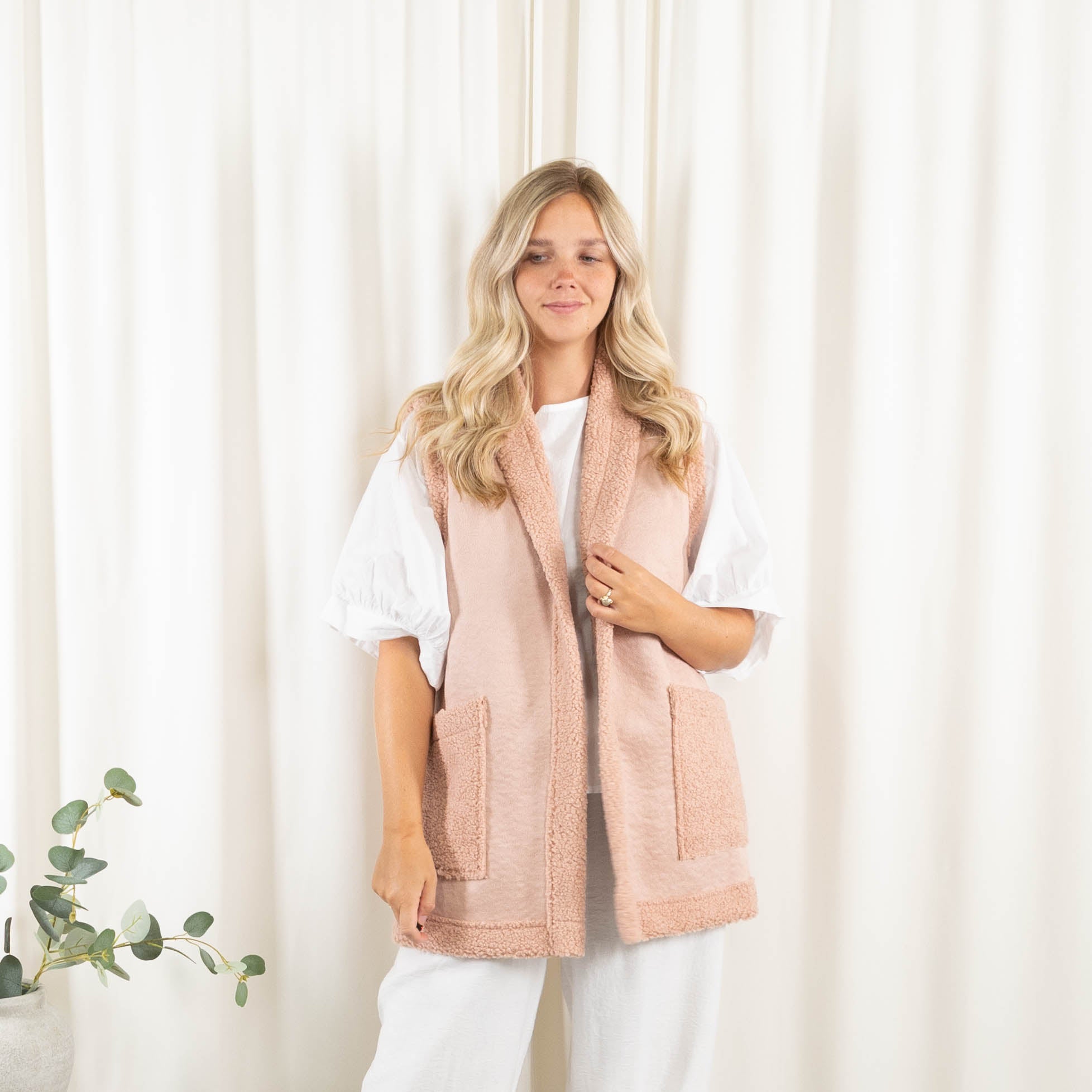 Eden vest, Rosa