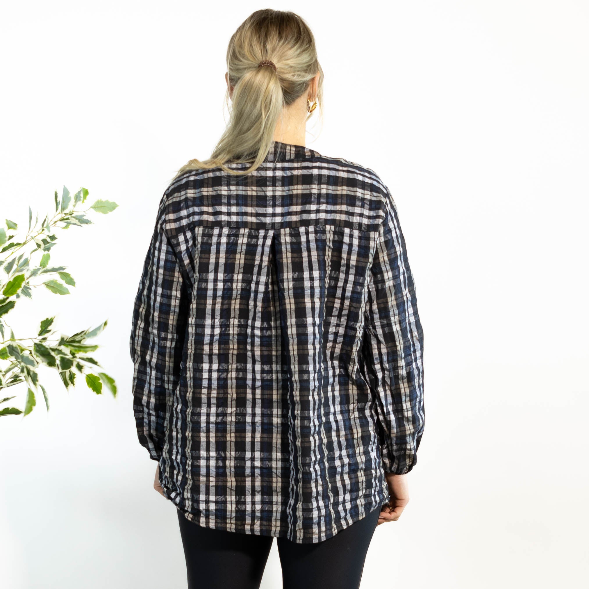 Gertrud ternet bluse, Sort