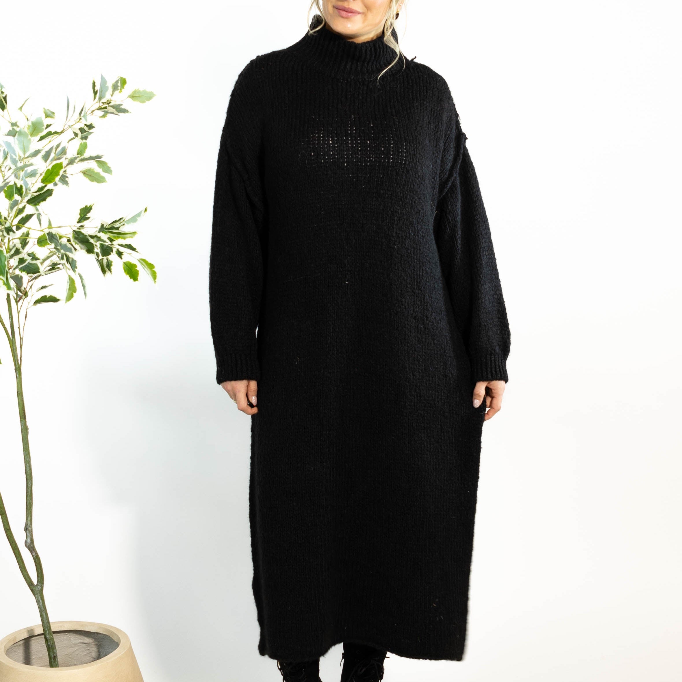 Gry strikkjole, Sort