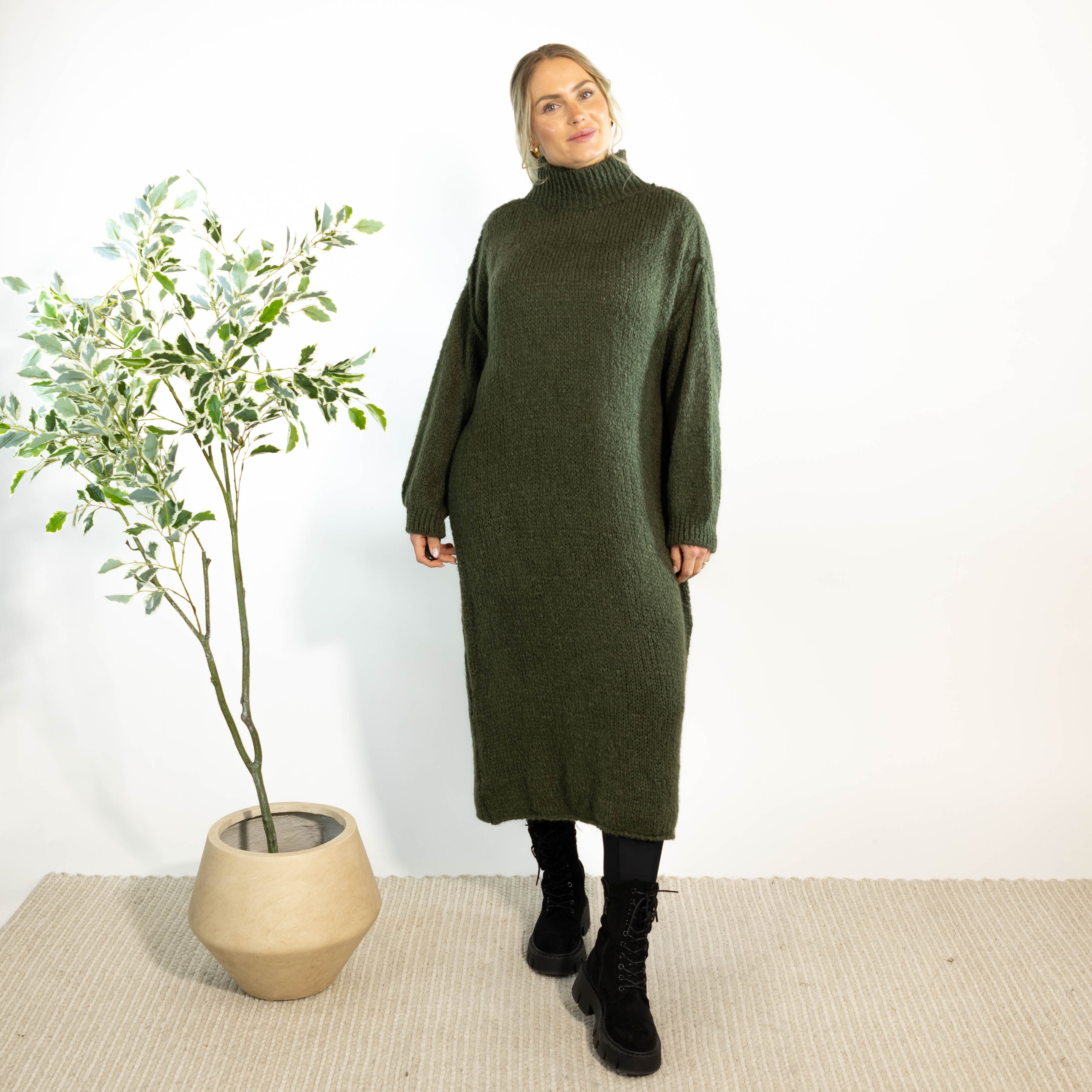 Gry strikkjole, Khaki