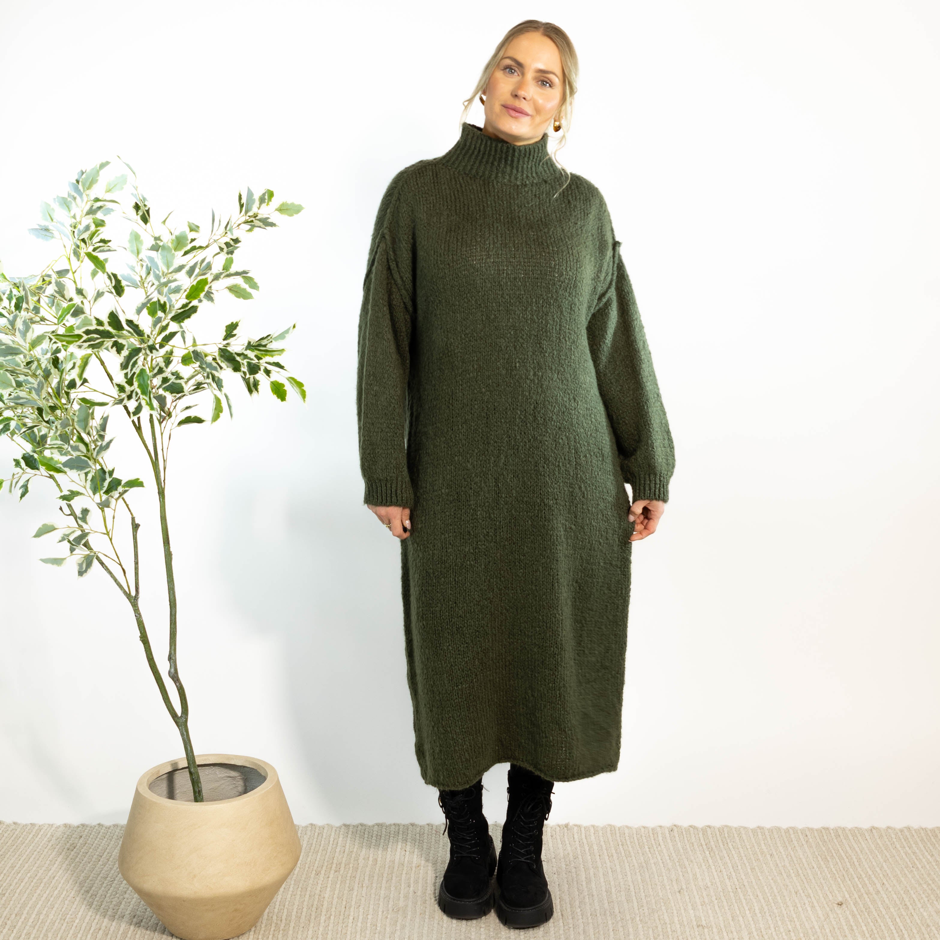 Gry strikkjole, Khaki