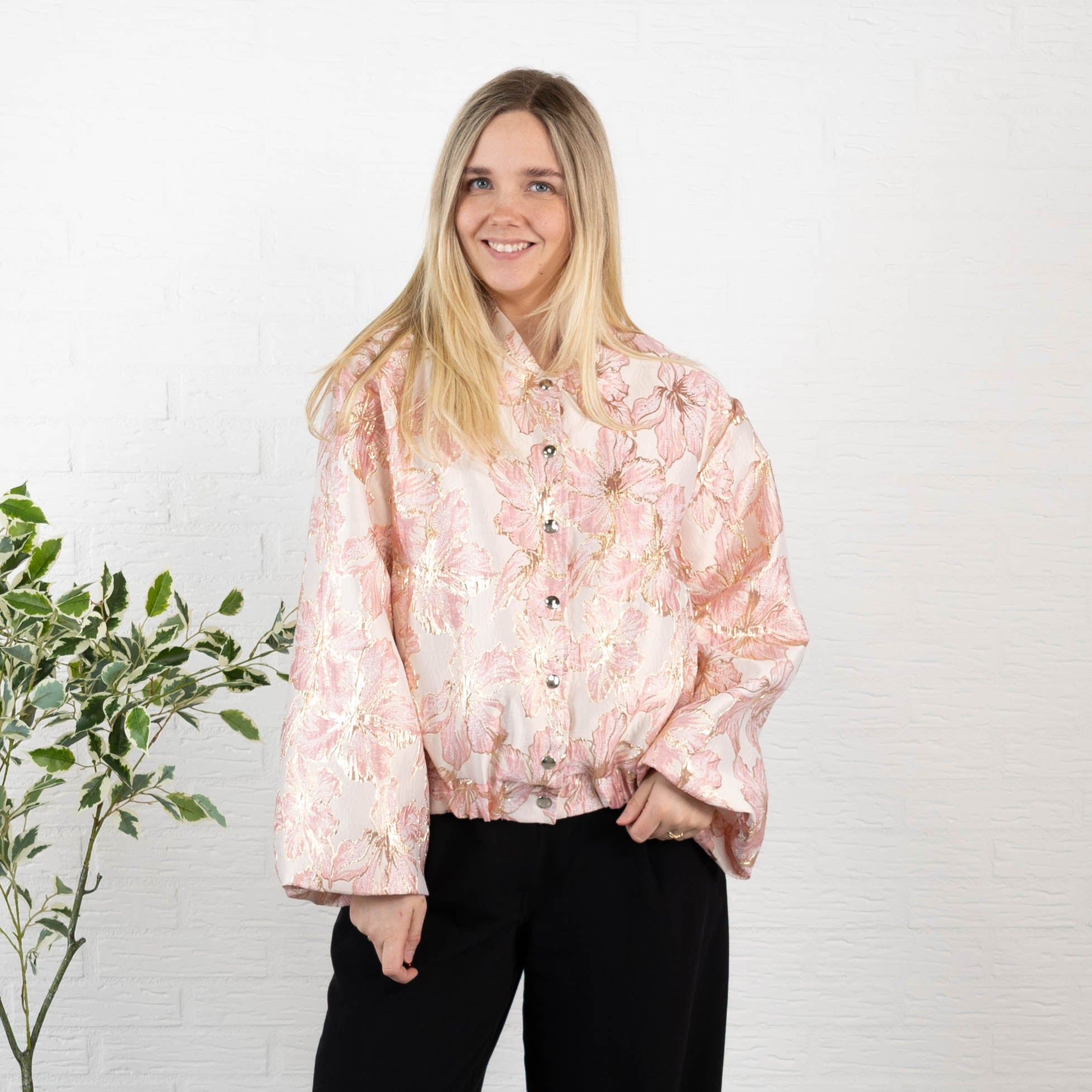 Hepburn jakke, Lyserød