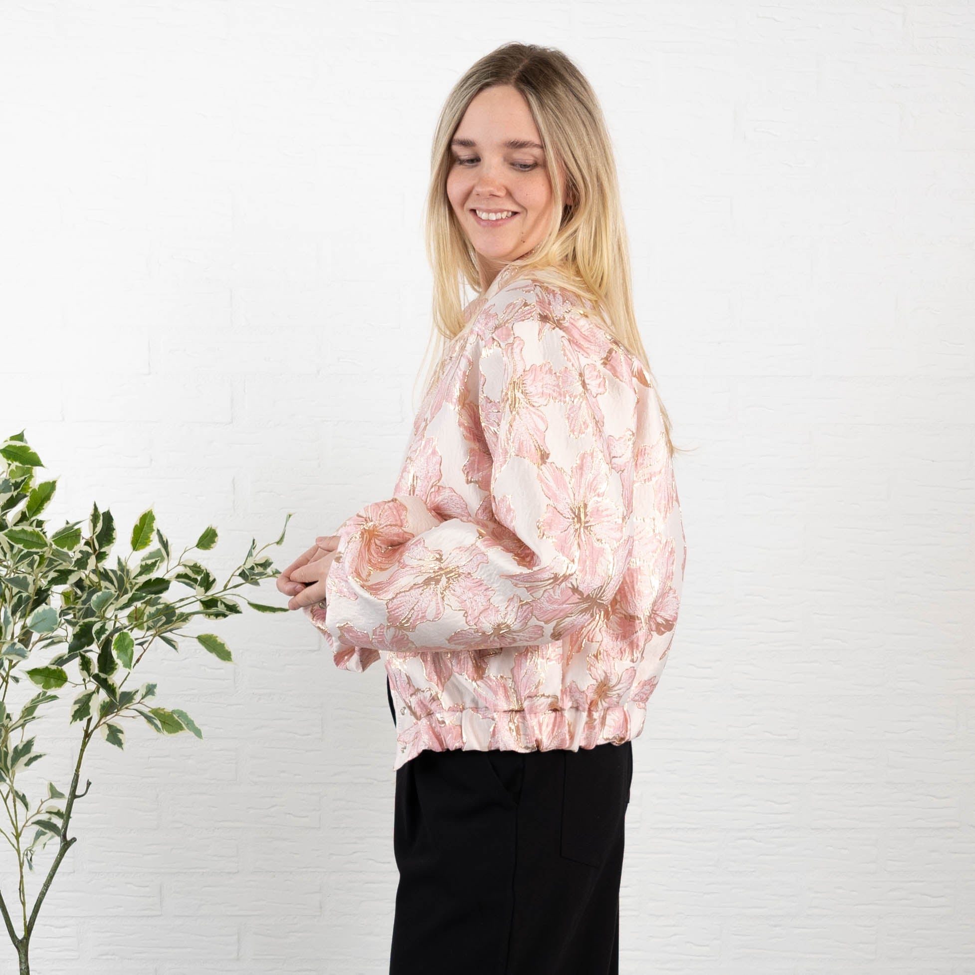 Hepburn jakke, Lyserød