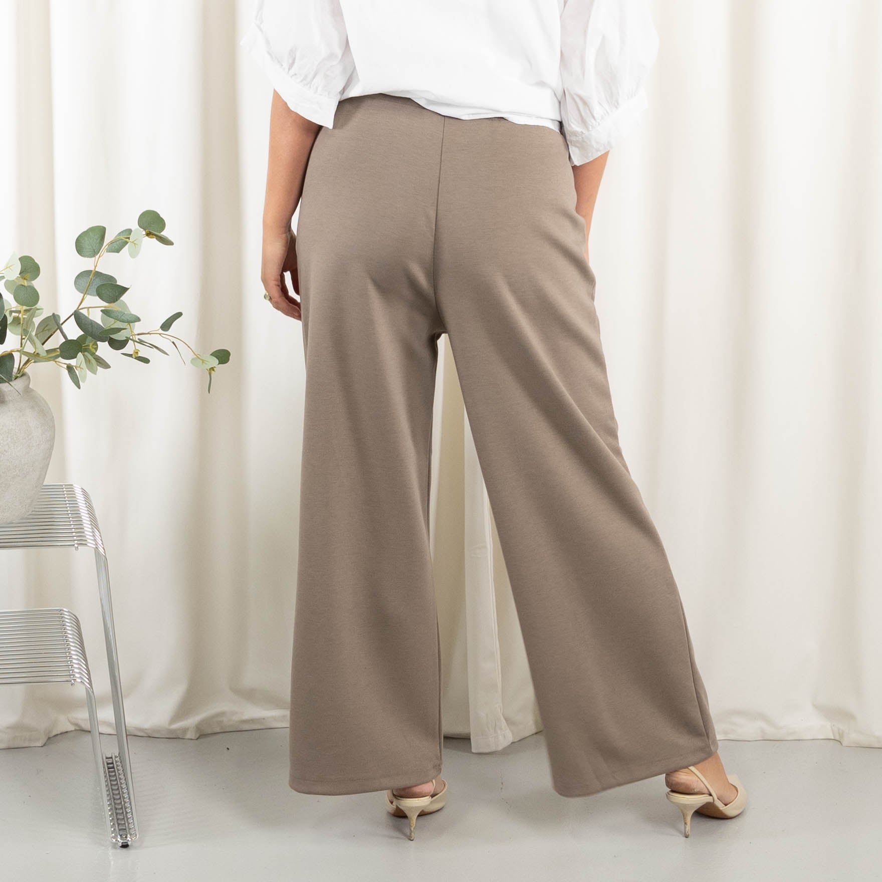 Noemi bukser, Taupe
