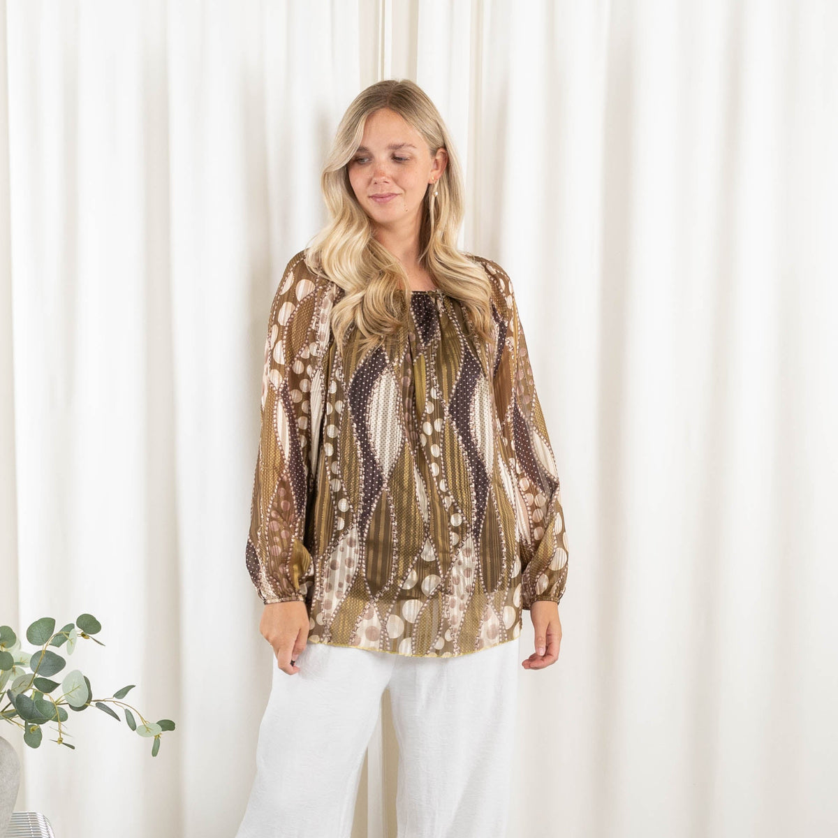 Gloria overdel, Khaki