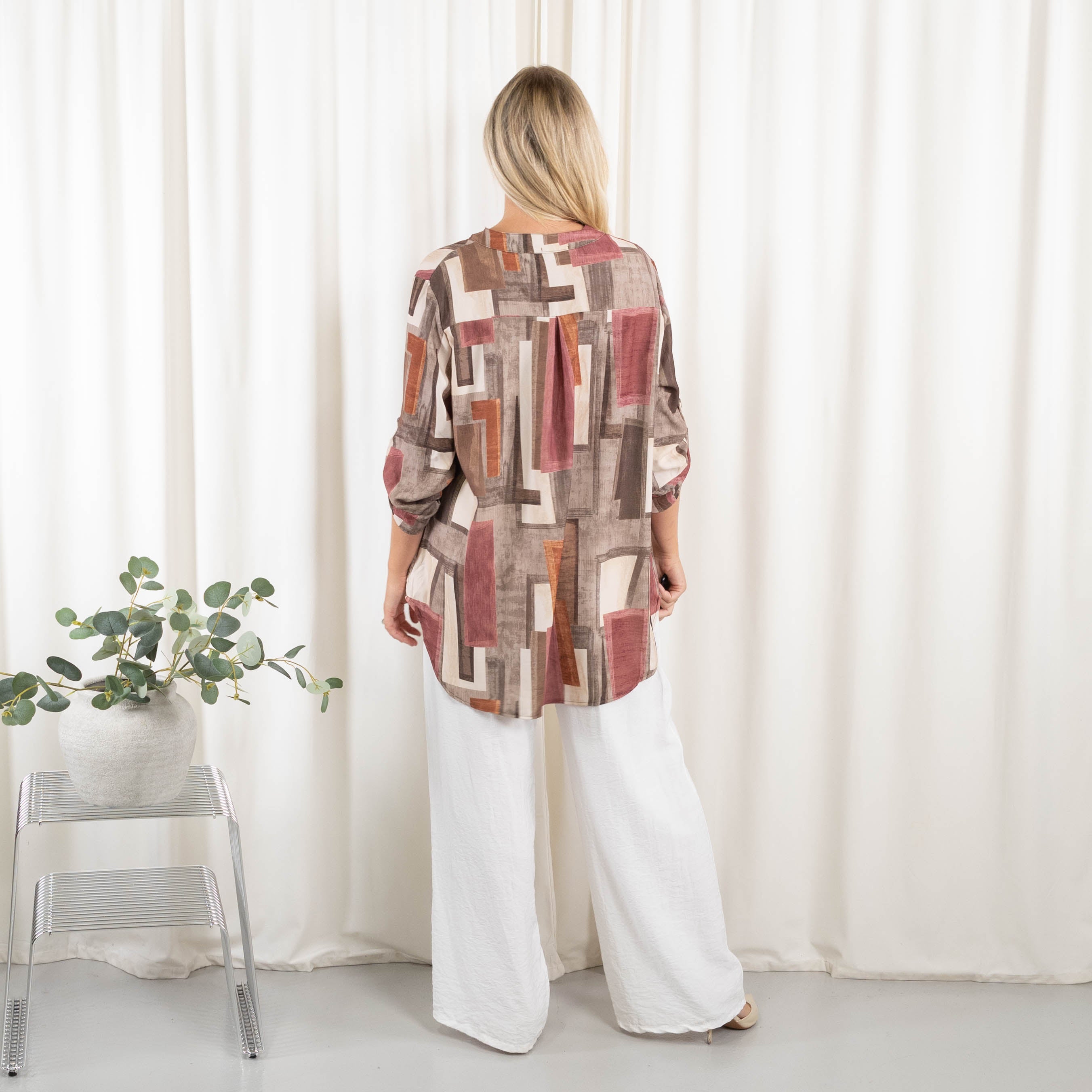 Sine overdel, Taupe