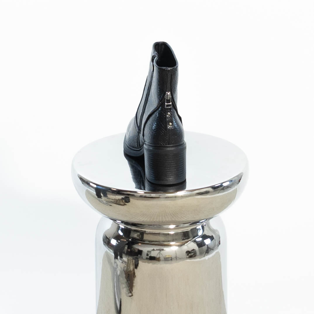 Dagmar slangeskinds støvle, Sort