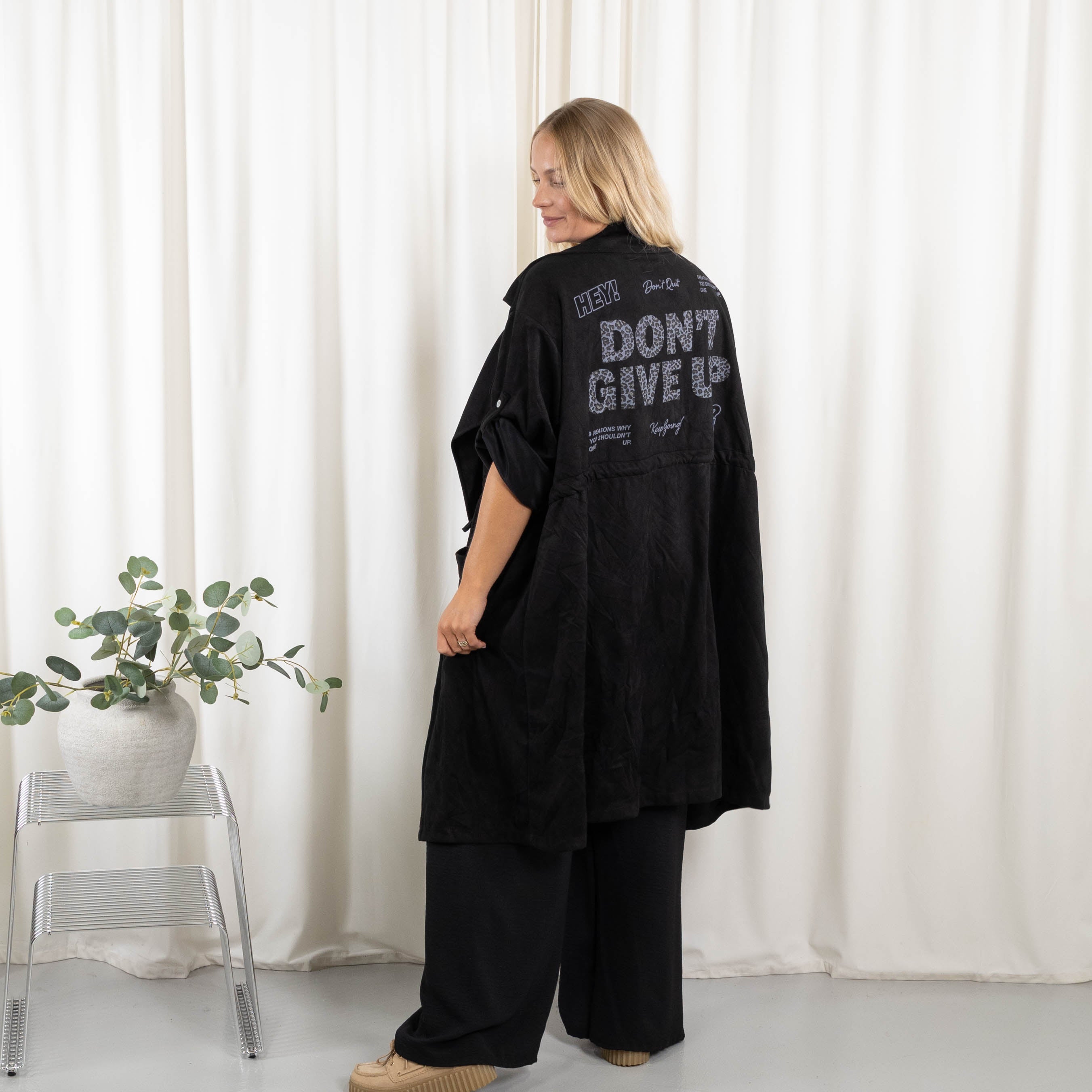 Hanne jakke, Sort
