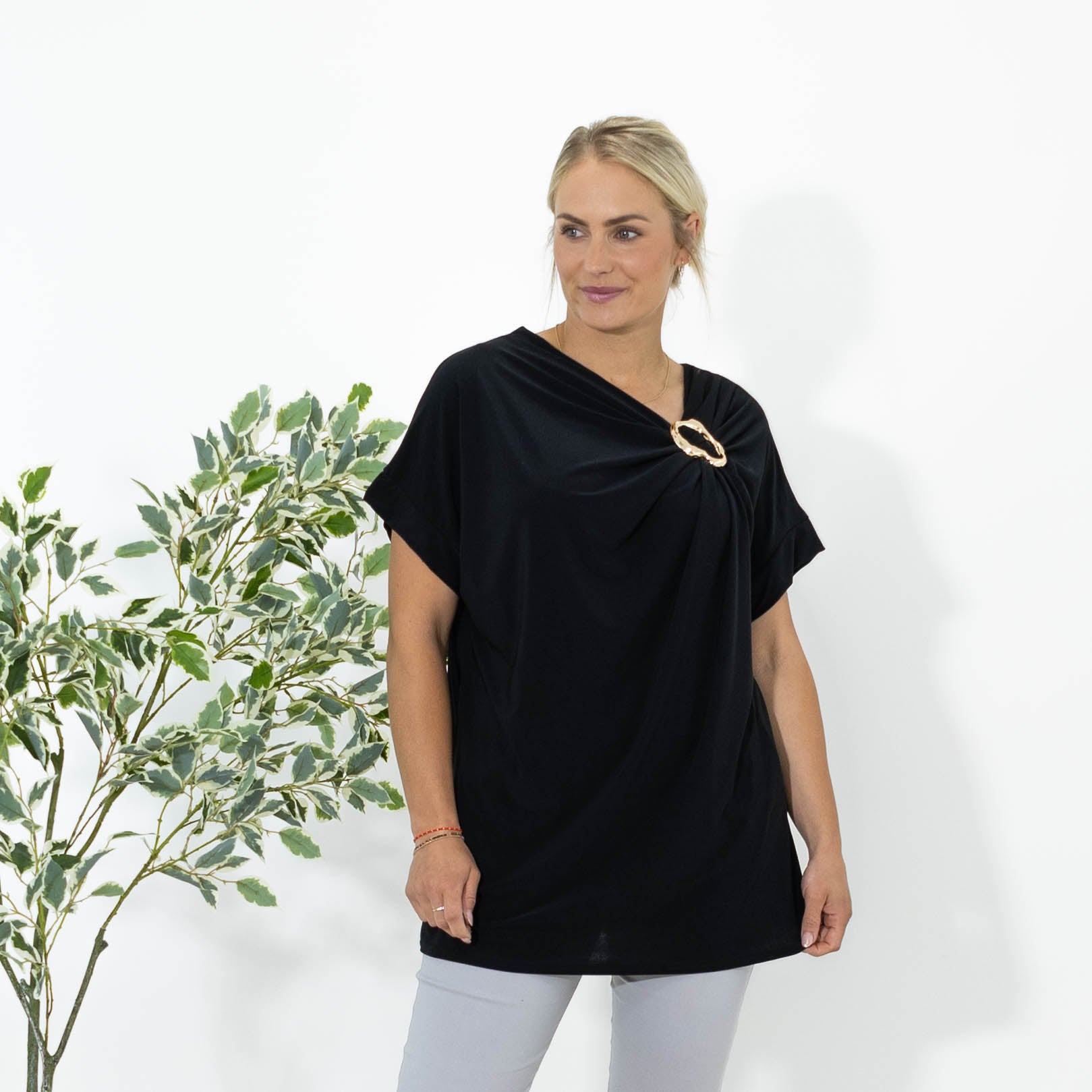 Elena overdel m. broche, Sort
