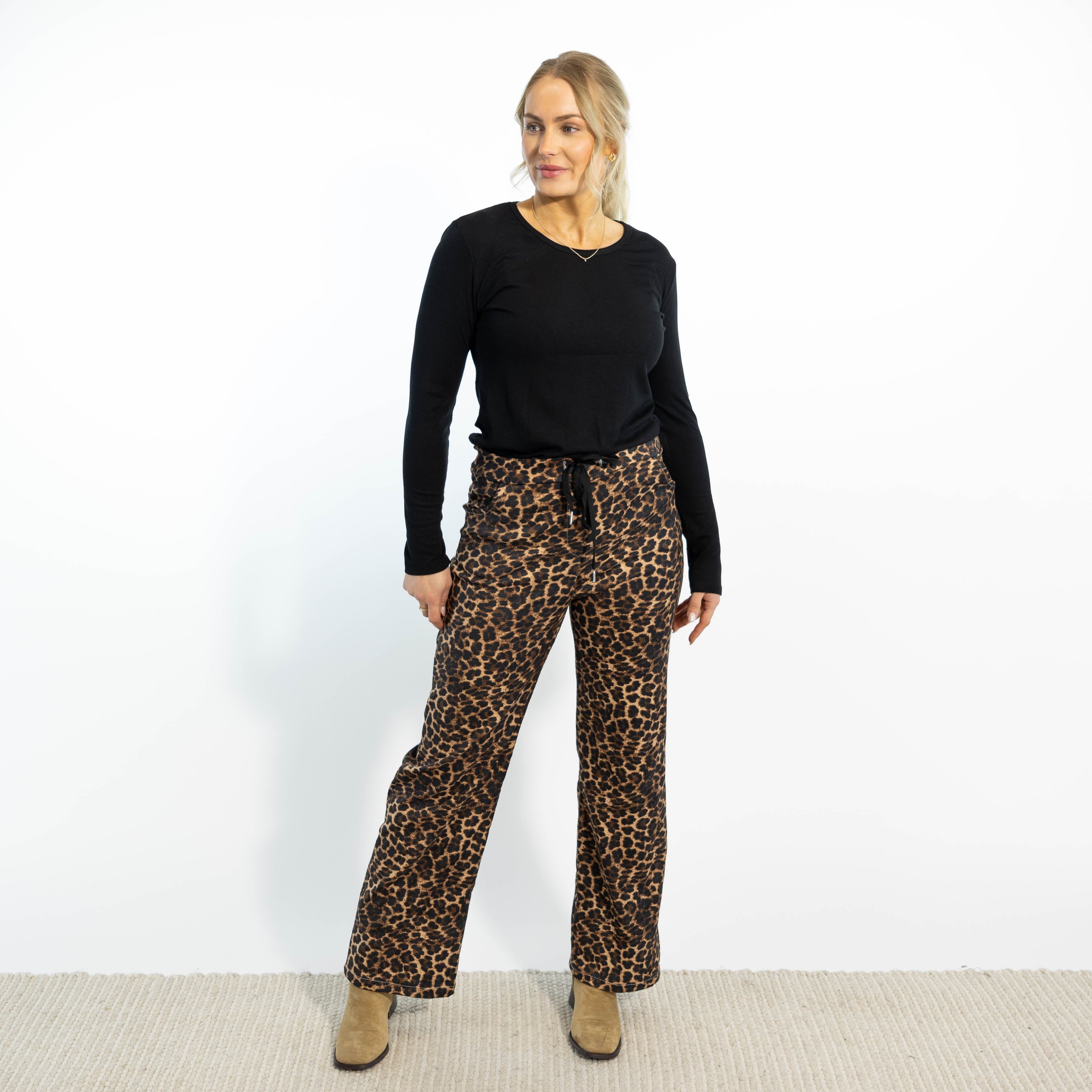 Tia leo bukser, Choko