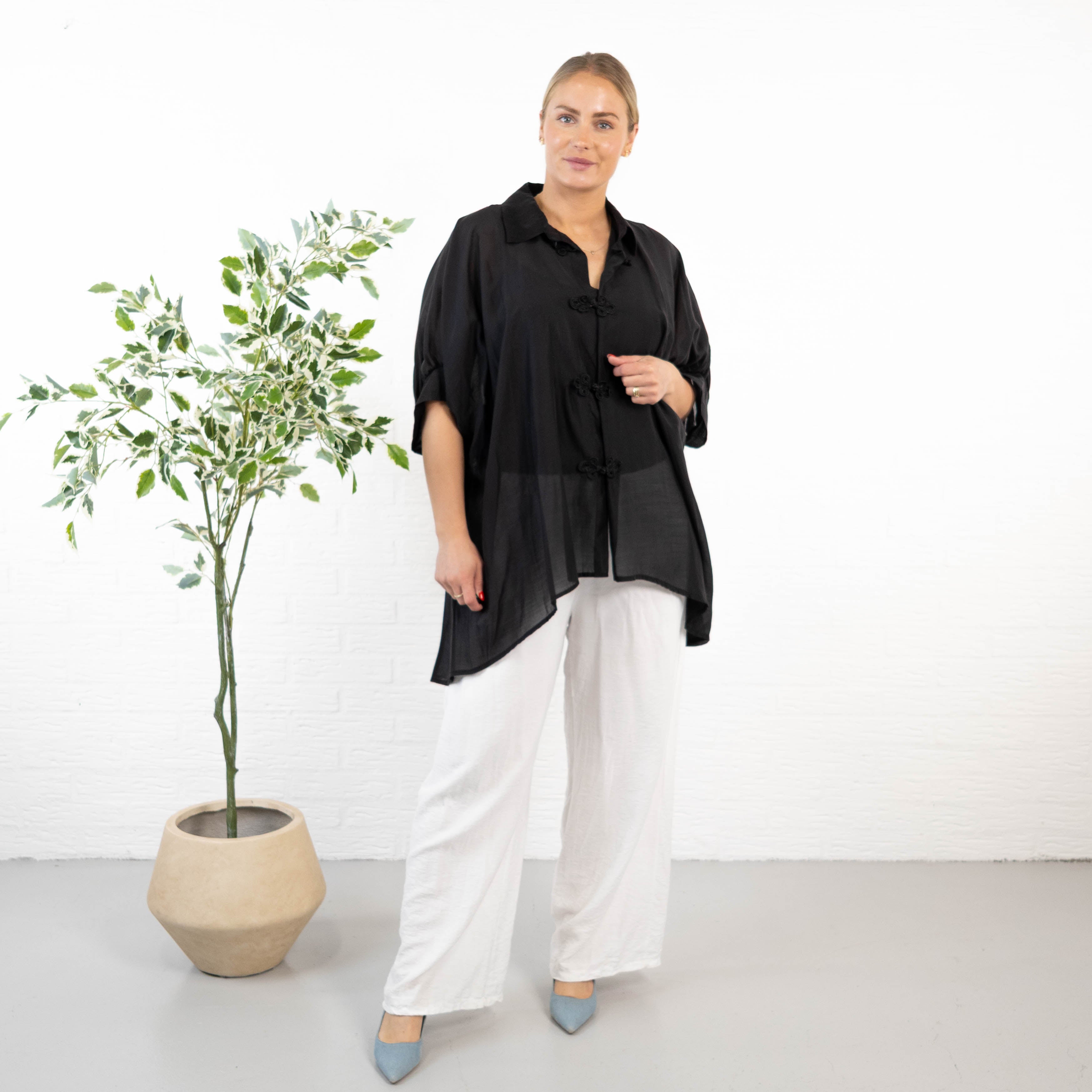 Rana skjorte, Sort