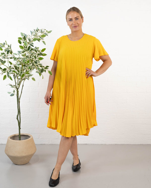 Pernille kjole, Gul