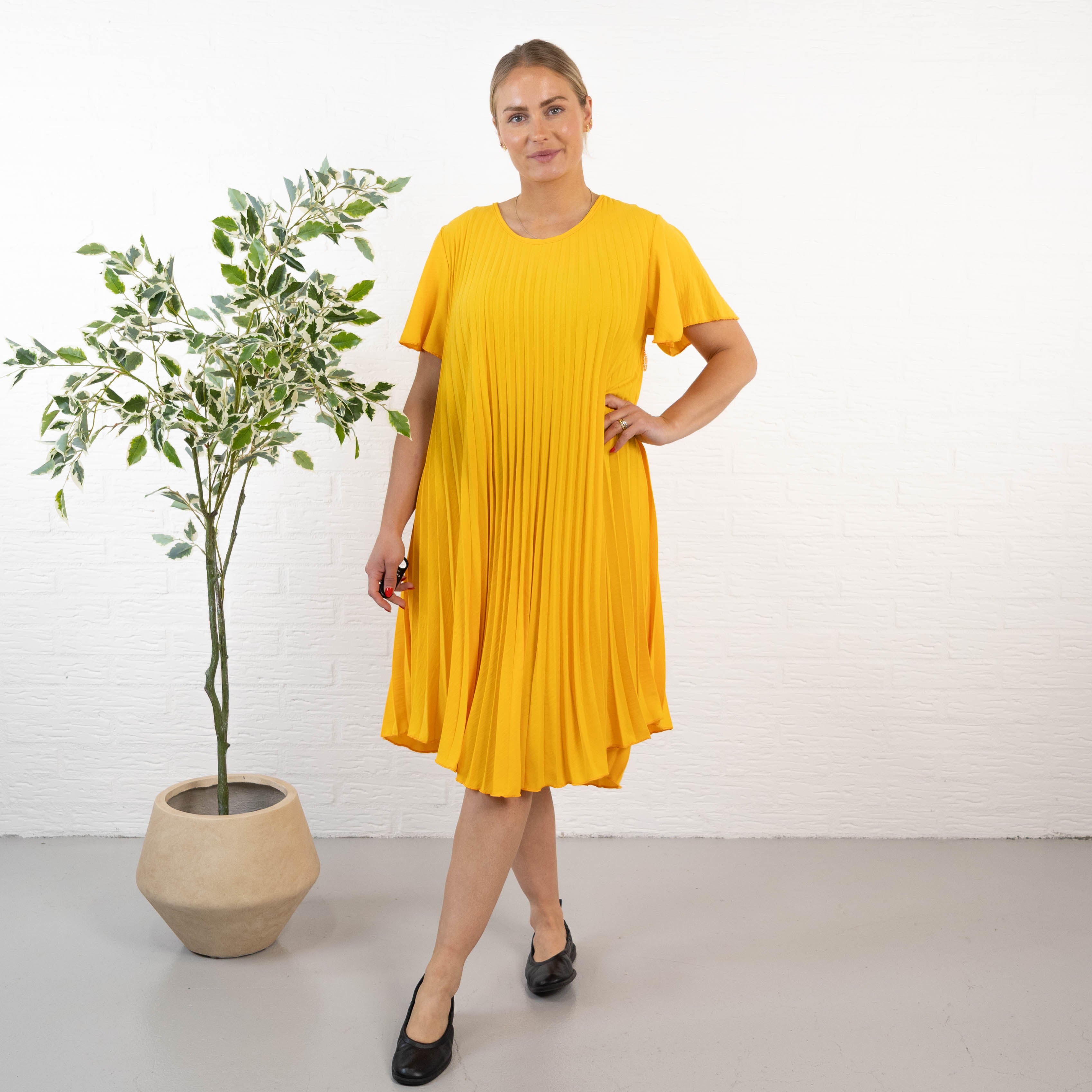 Pernille kjole, Gul