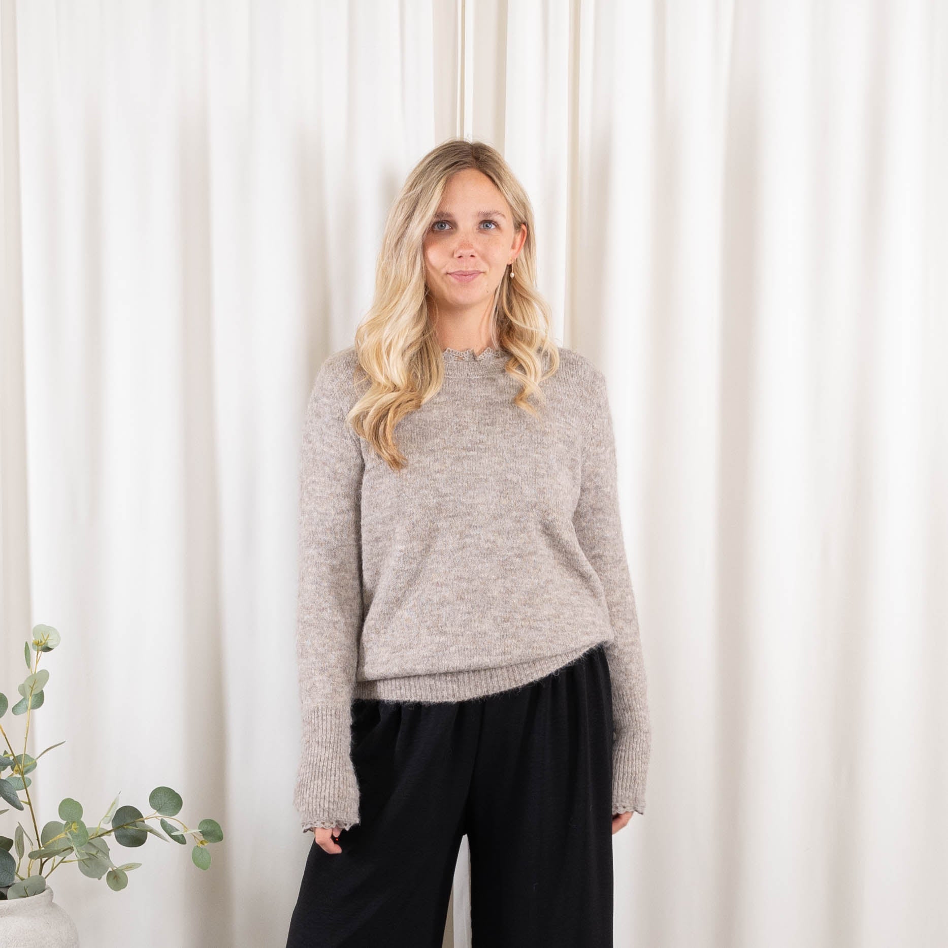 Lorna strik, Taupe