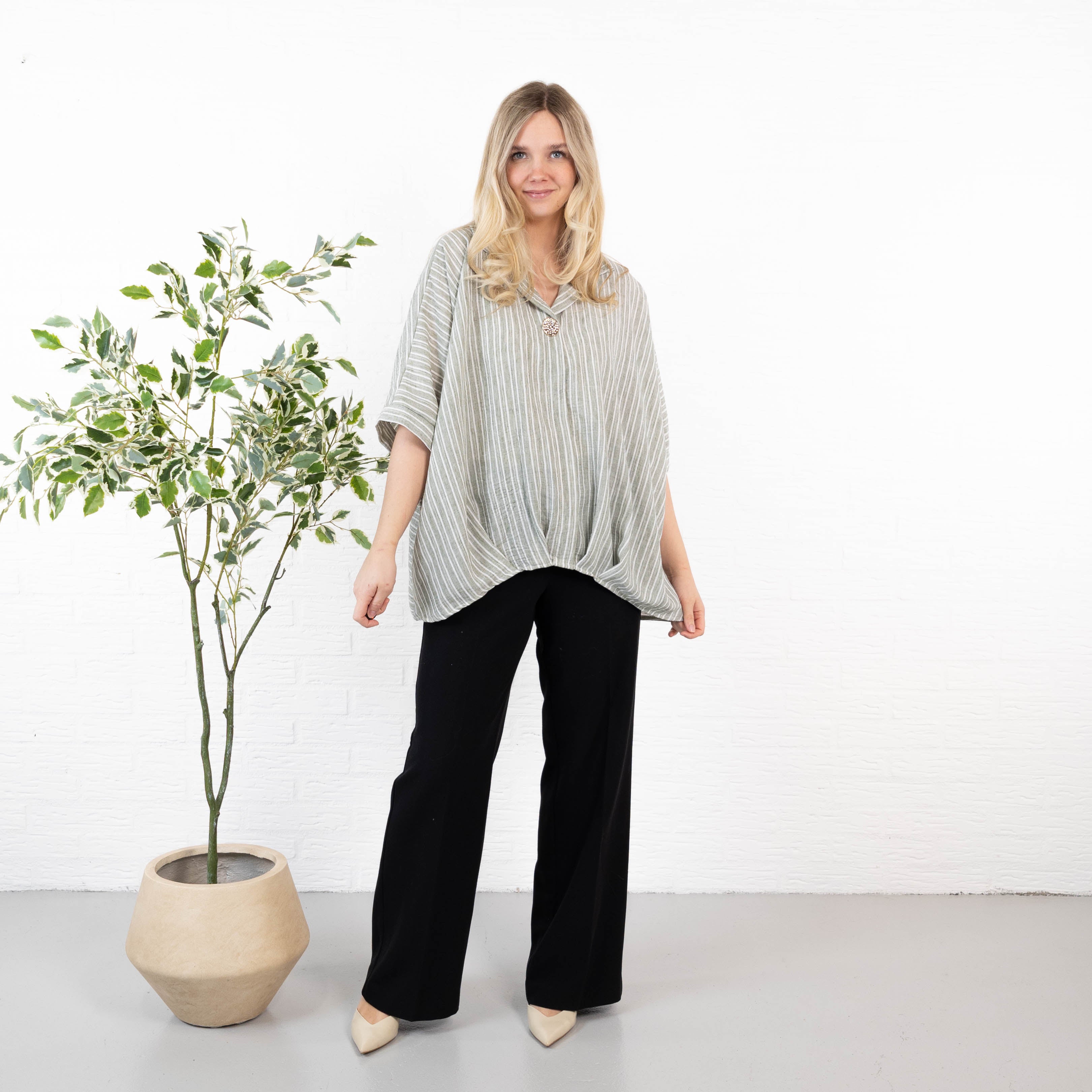 Chrisy overdel, Khaki