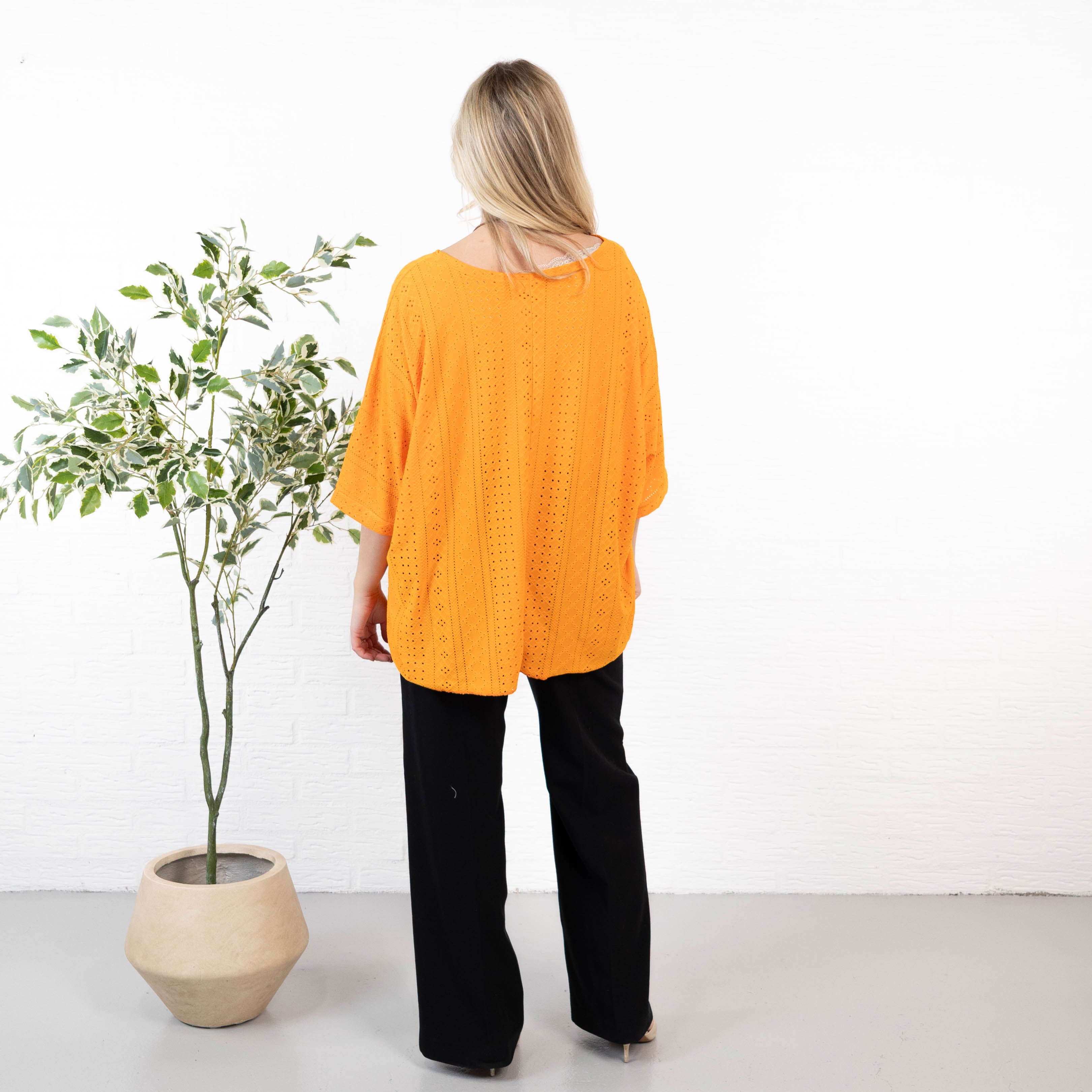 Gina overdel, Orange