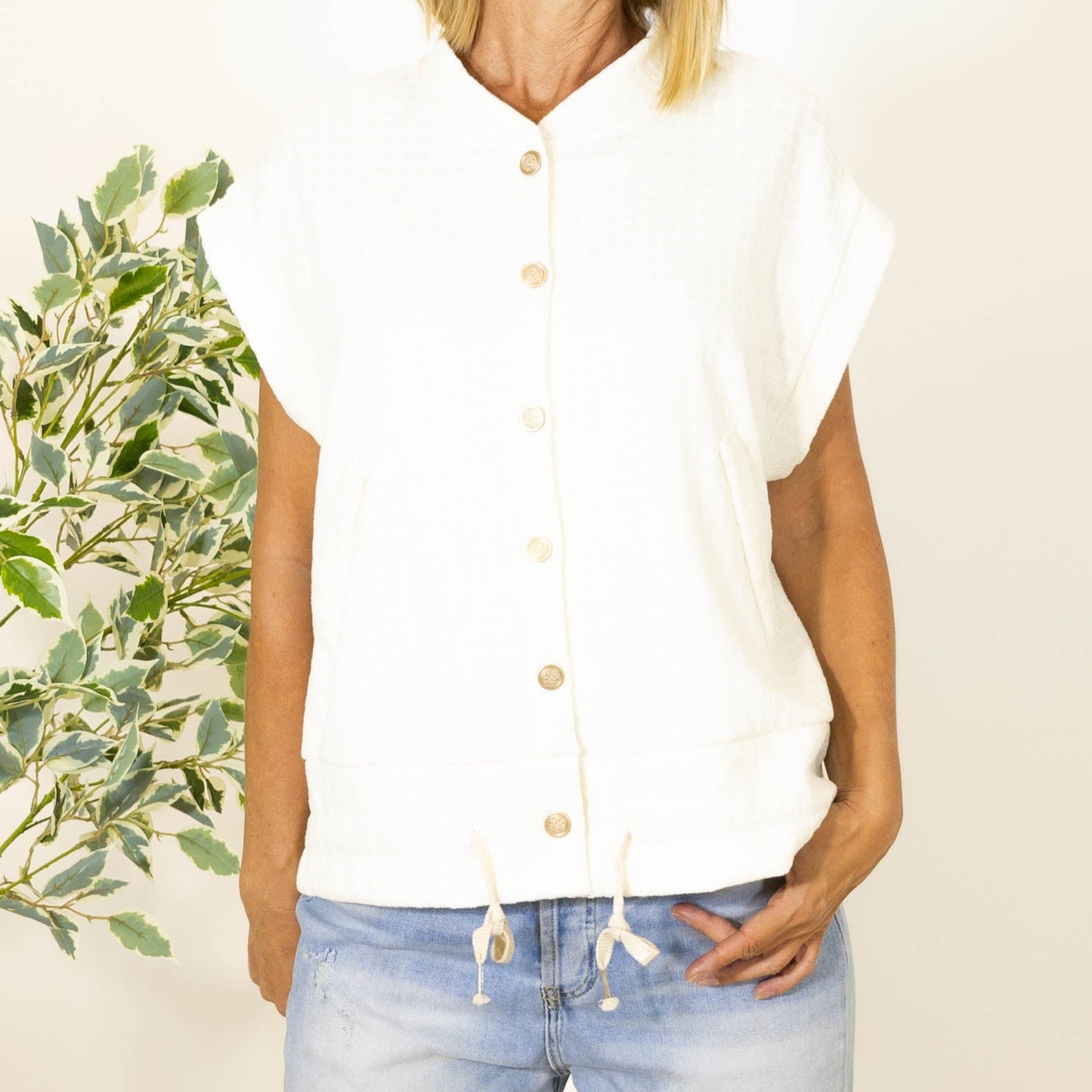 Amanda ternet vest, Råhvid