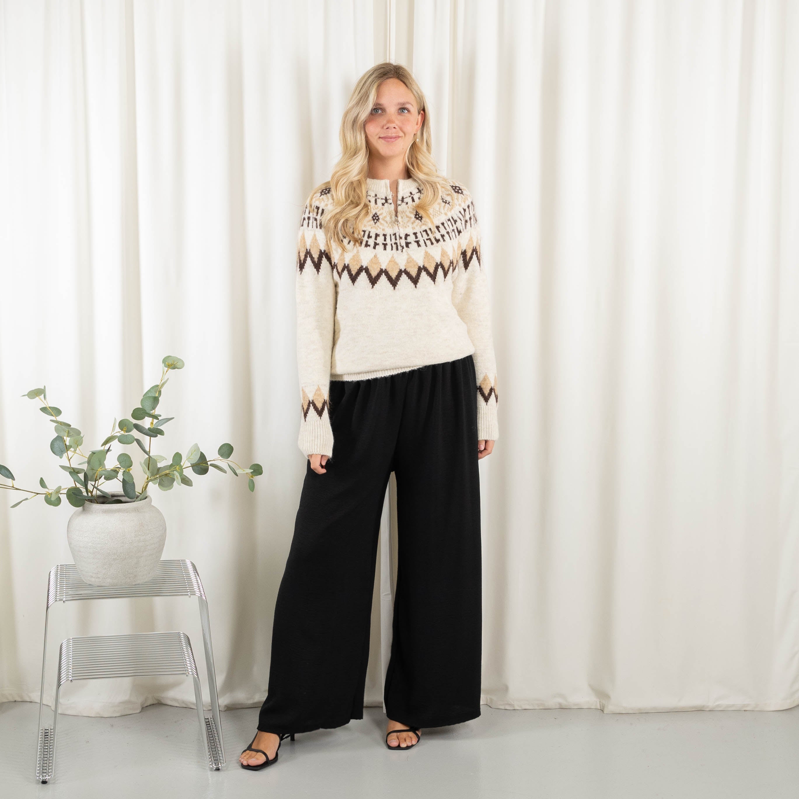 Delilah strik, Beige