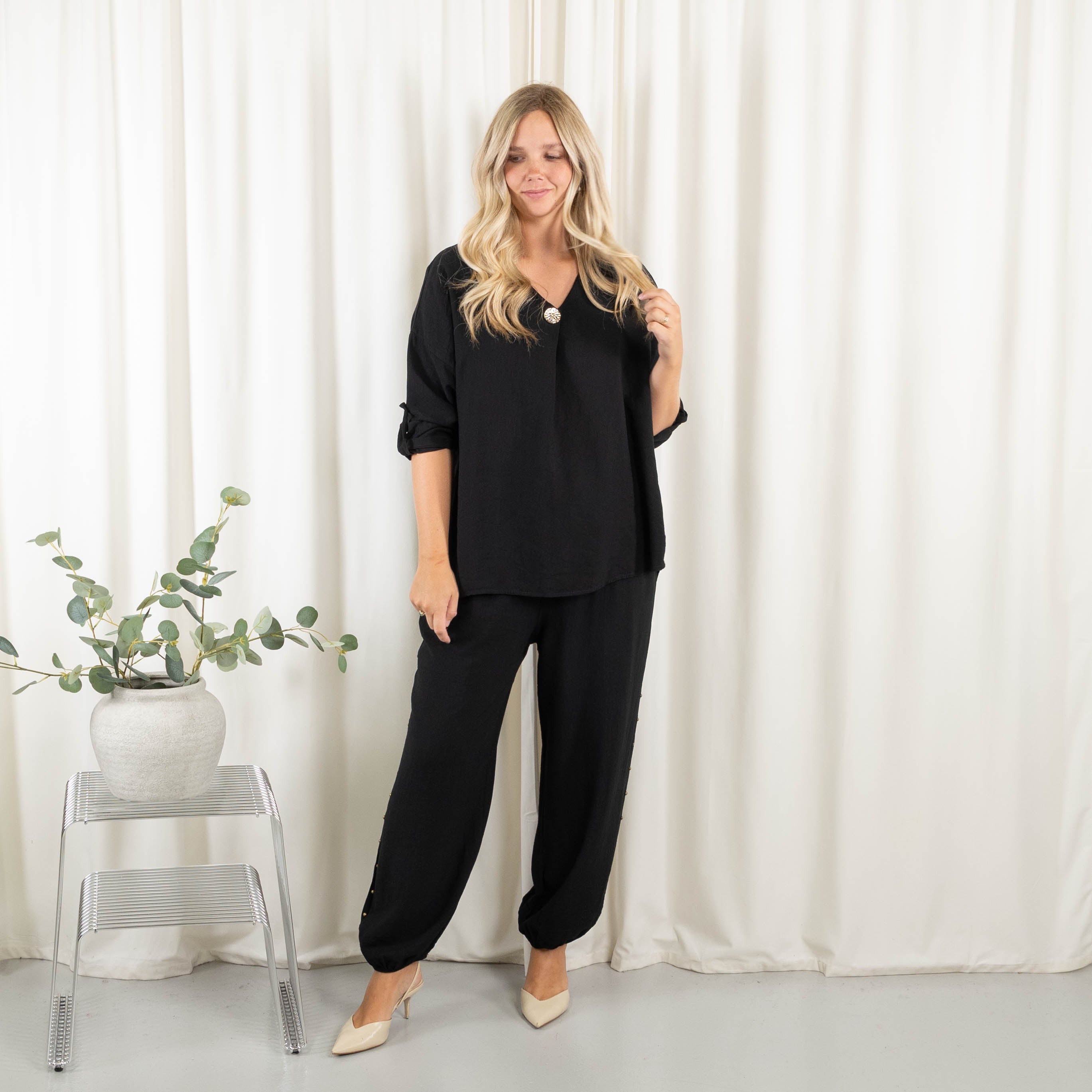 Stacy overdel, Sort