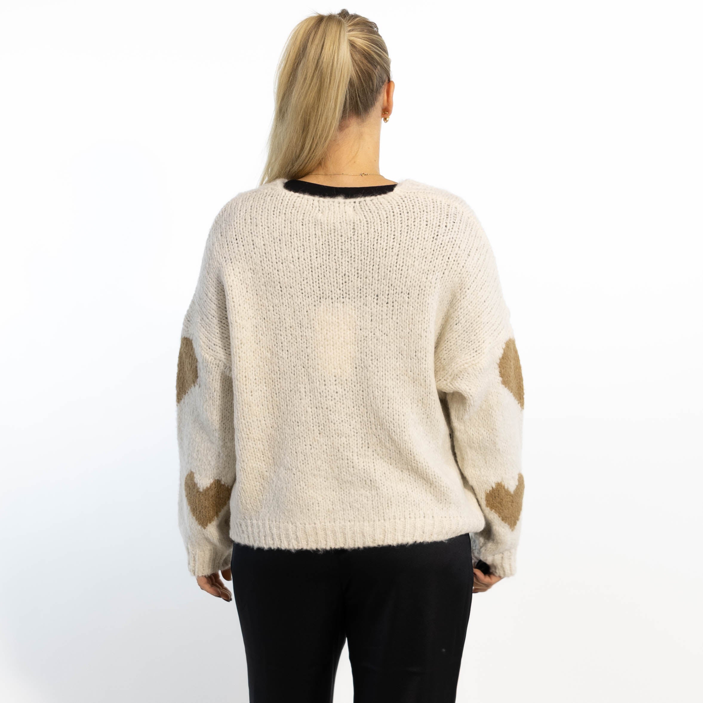 Kassy strik, Råhvid