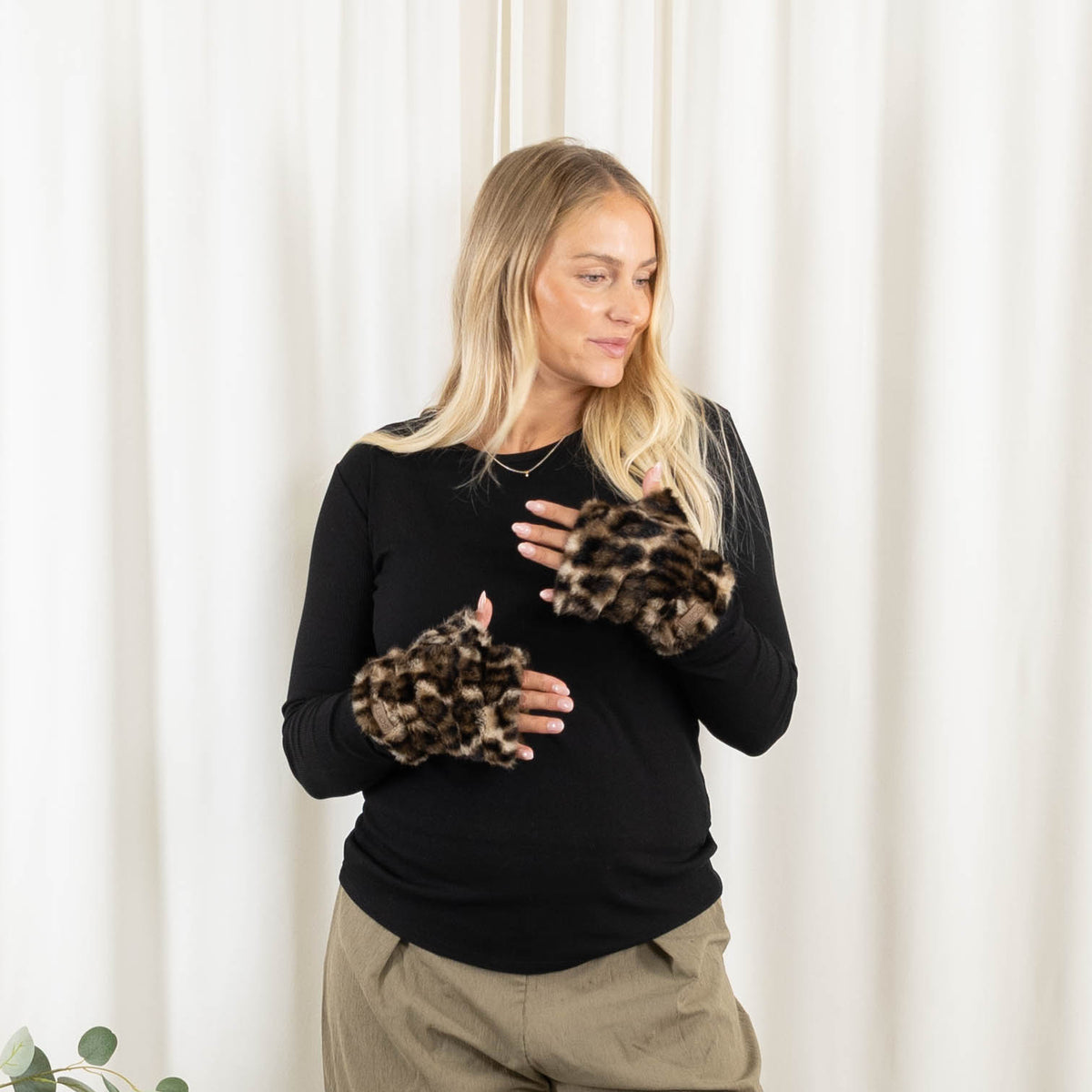Lena vanter, Taupe
