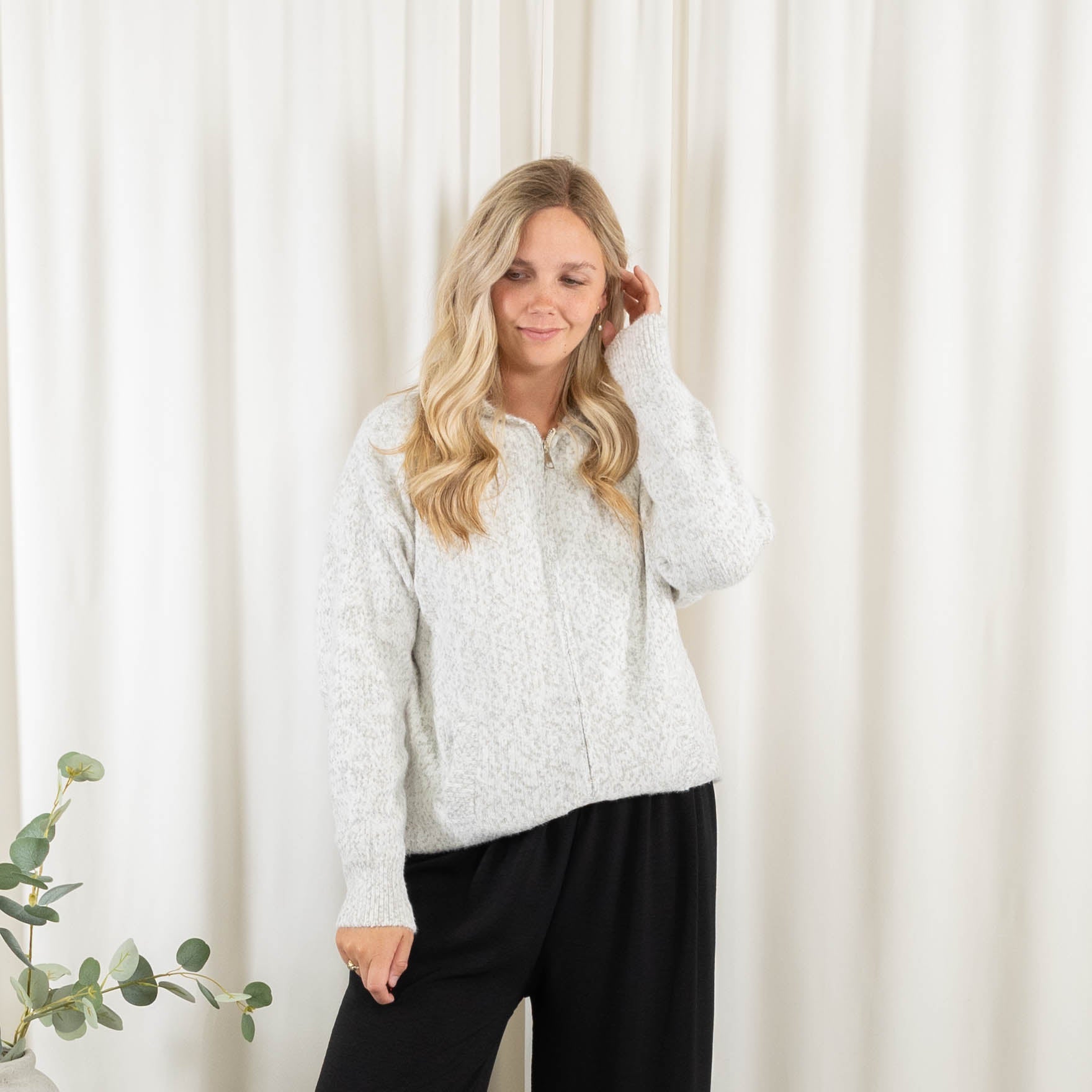 Esther cardigan, Lysegrå