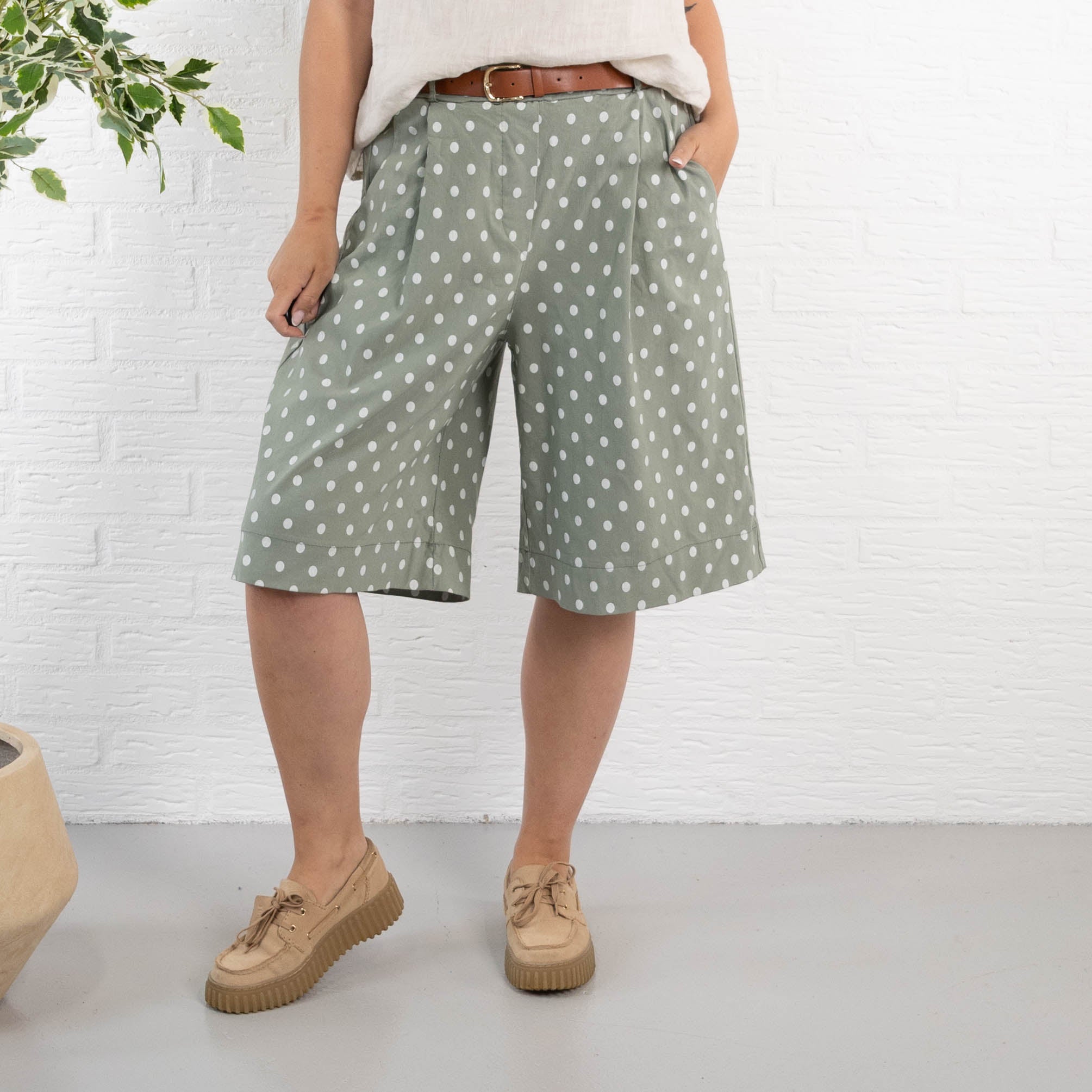 Pearl shorts, Khaki