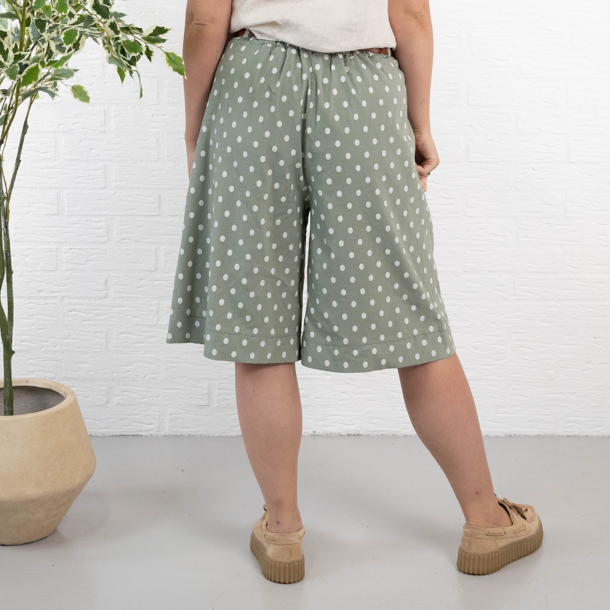 Pearl shorts, Khaki