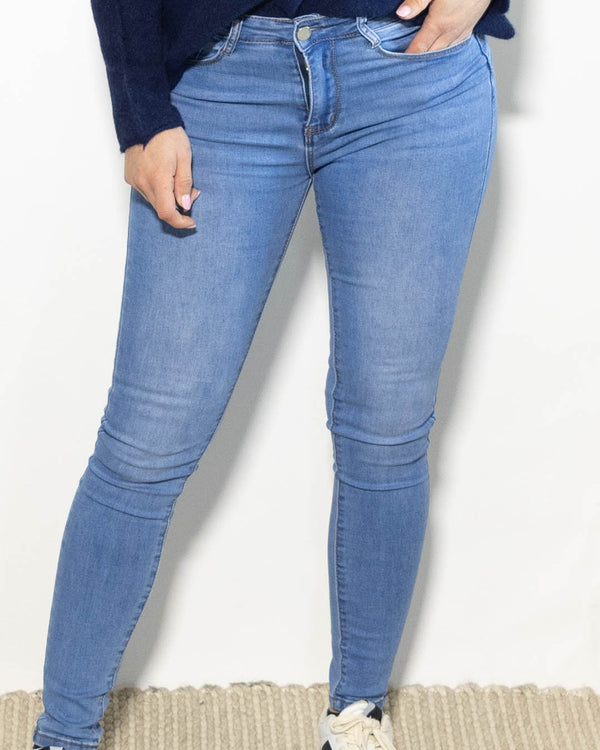 Petra push up jeans, Lysvask