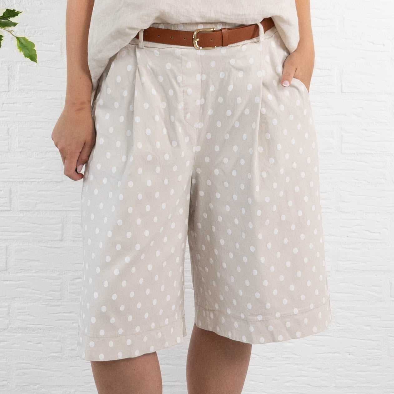Pearl shorts, Beige