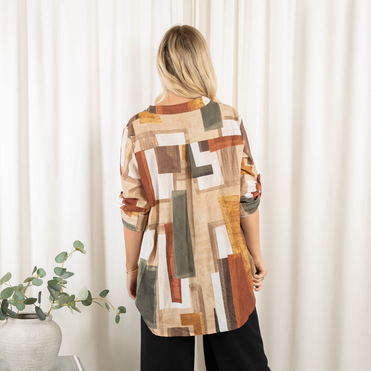 Sine overdel, Taupe