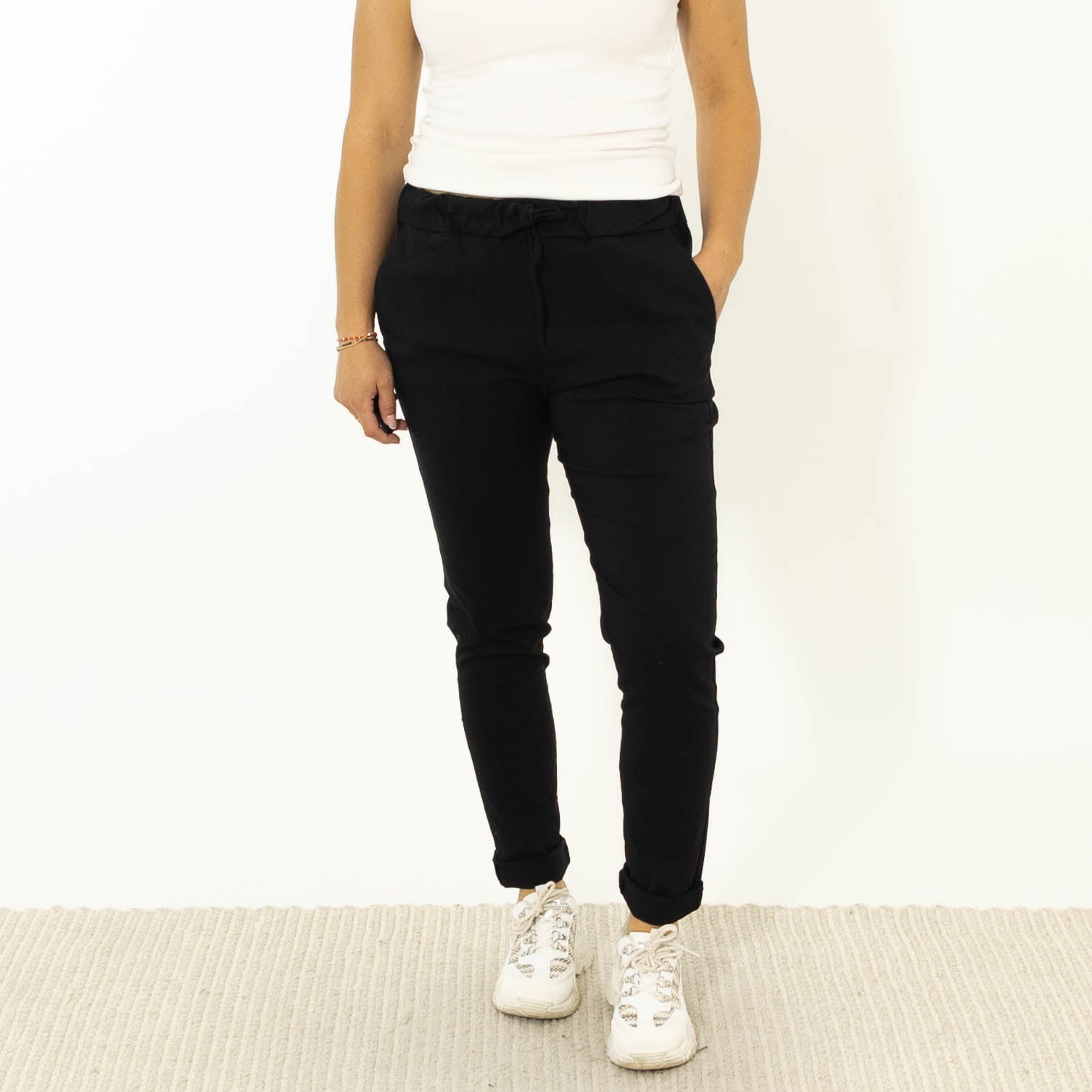 Nicole Bengalin bukser, Sort