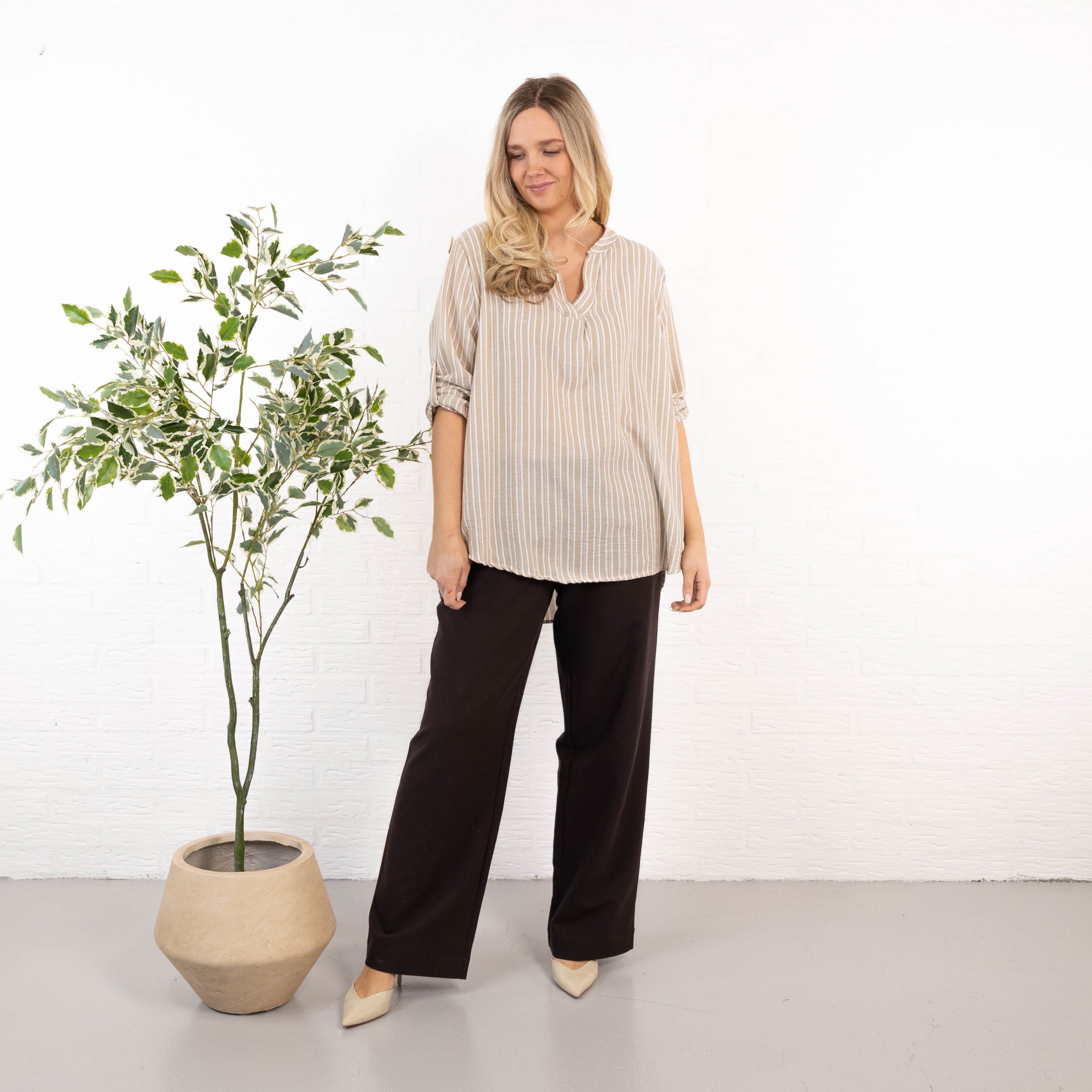 Viola overdel, Taupe