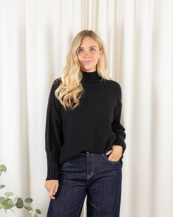 Natalia strik. Sort