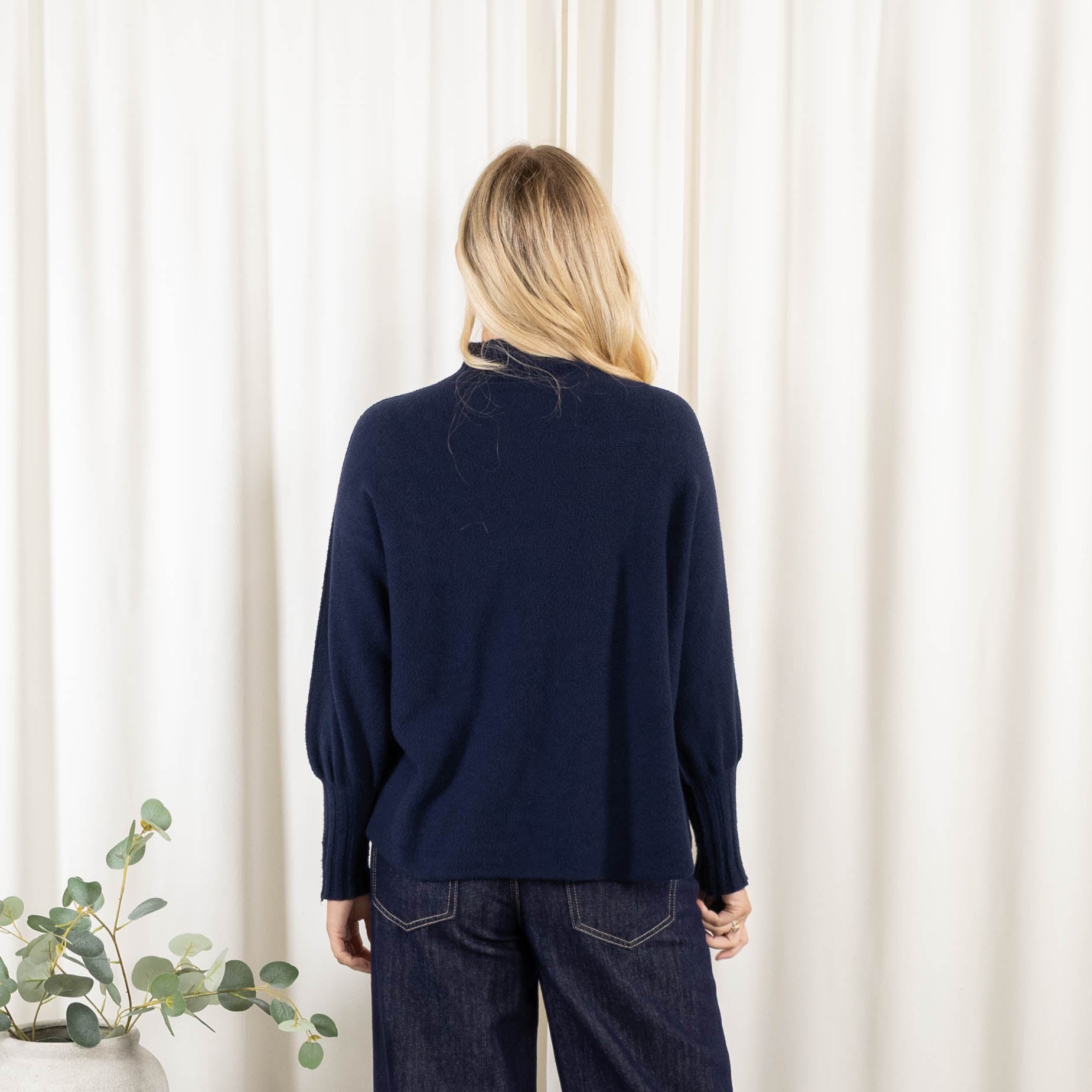 Natalia strik. Navy