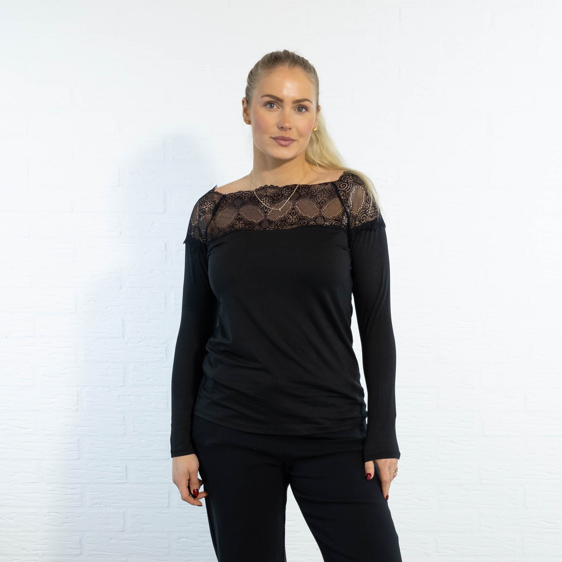 Sienna overdel, Sort