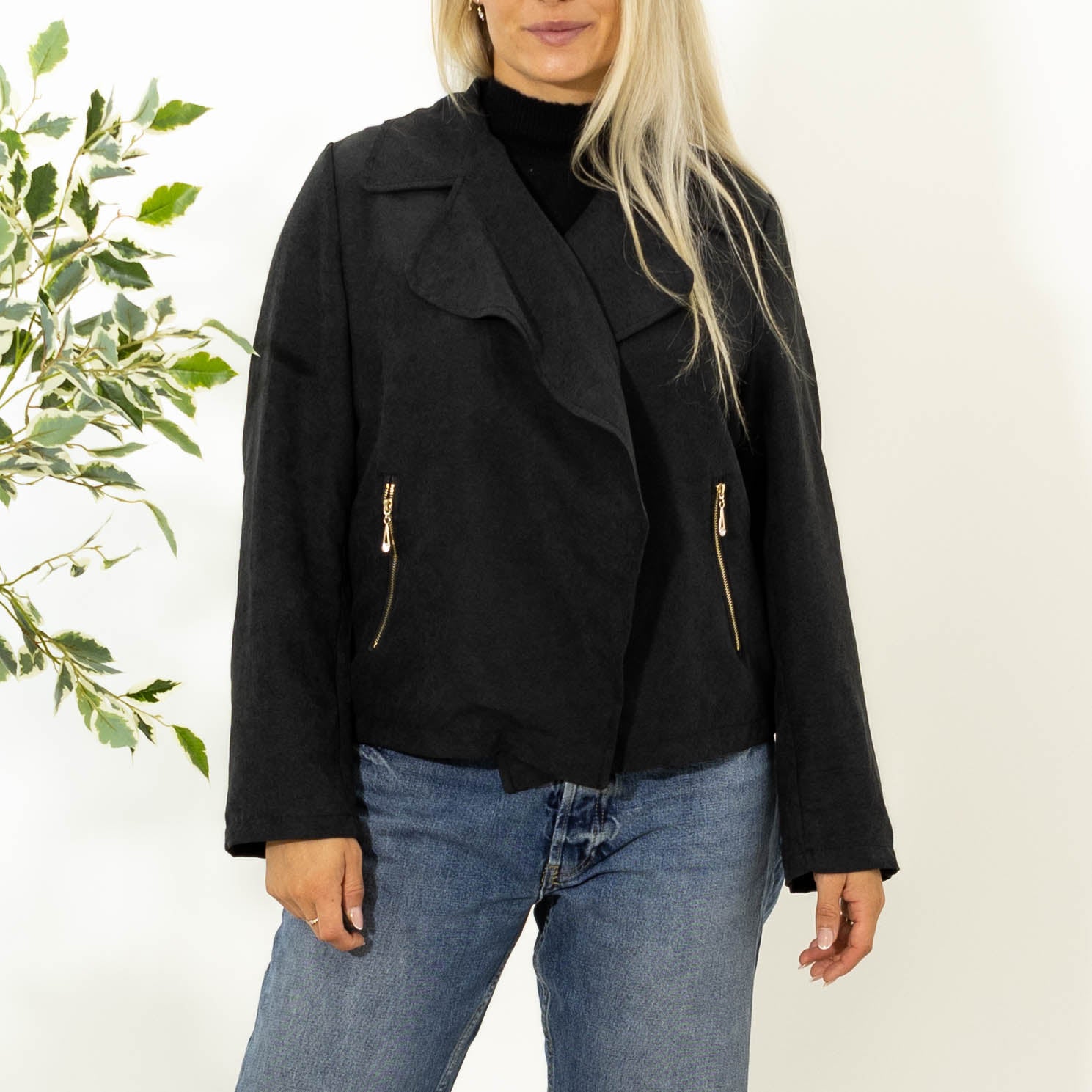 Nethe kort ruskindsjakke, Sort