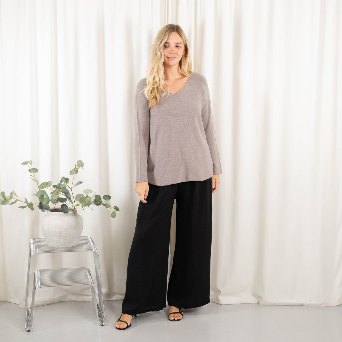 Nia strik, Taupe