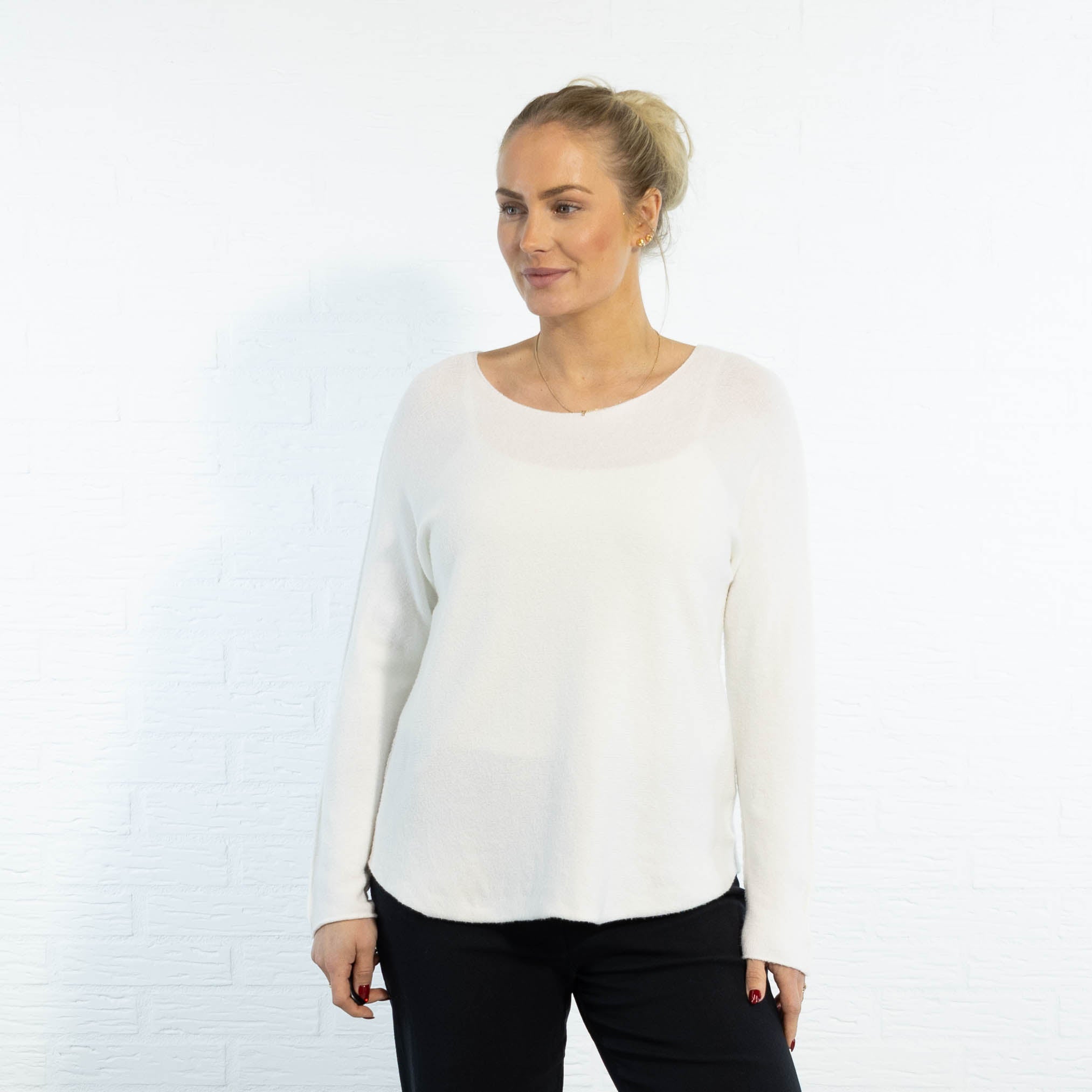 Klara rundhals strik, Hvid