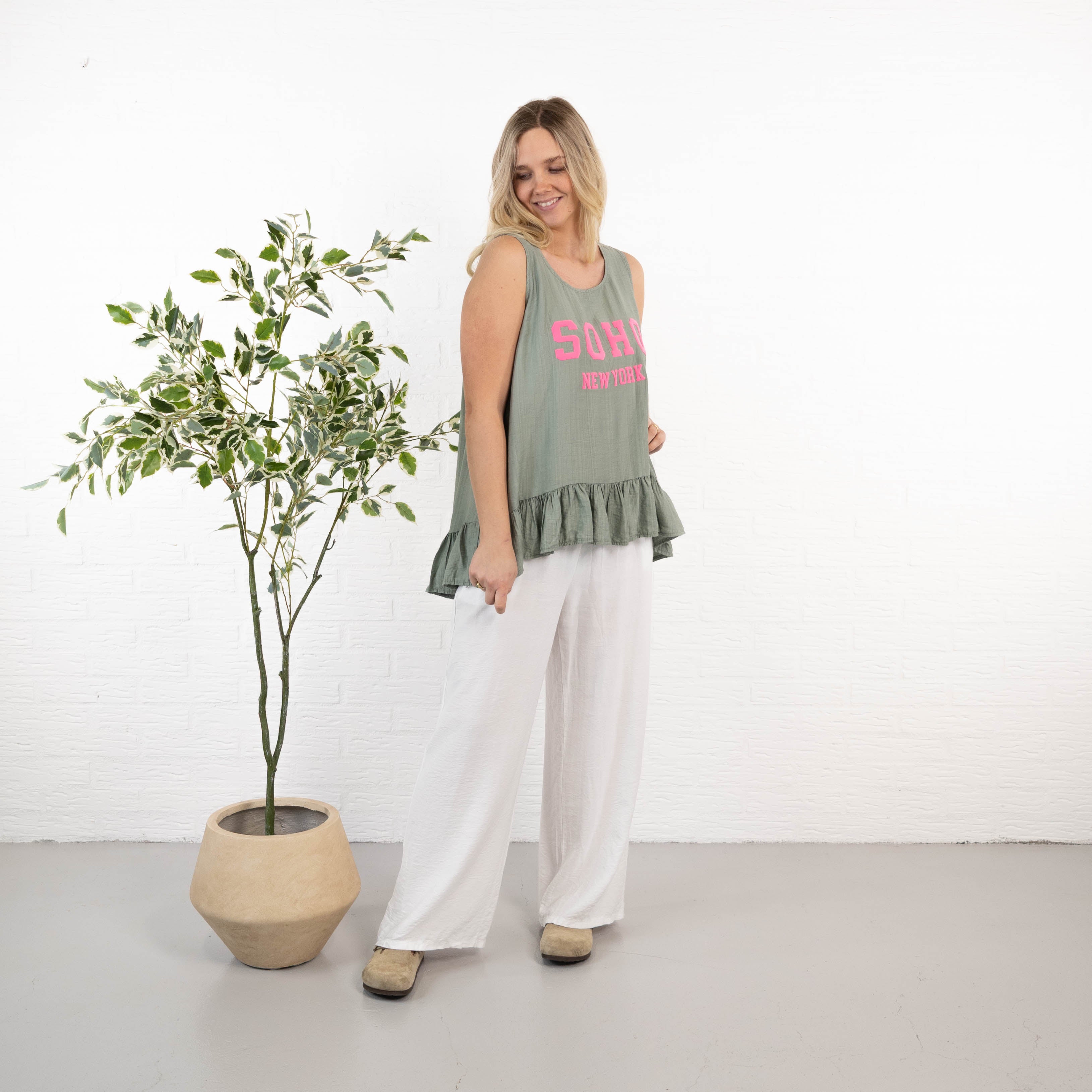 Josephine overdel, Khaki