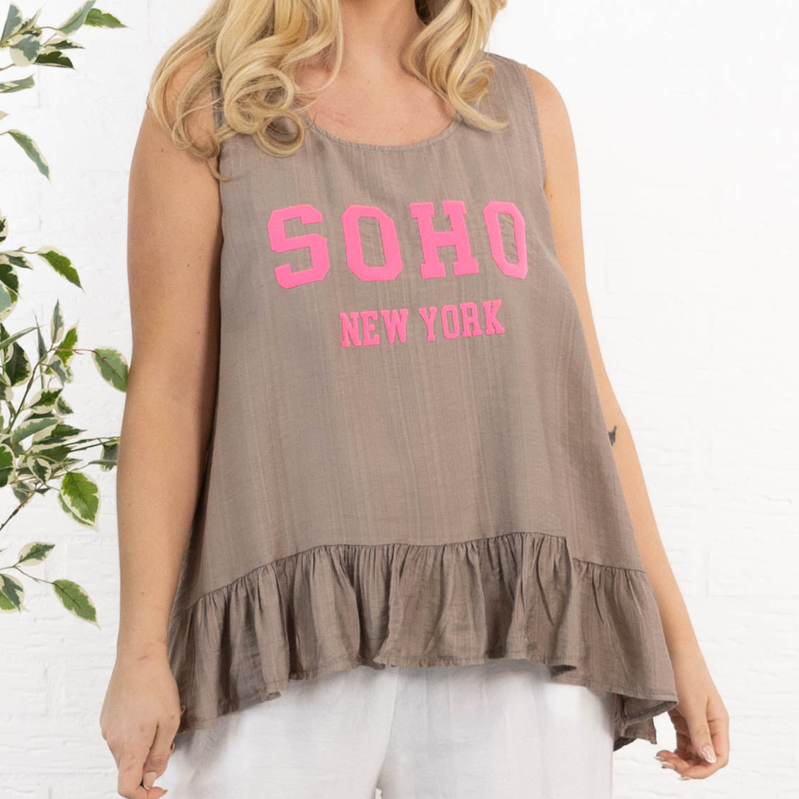 Josephine overdel, Taupe